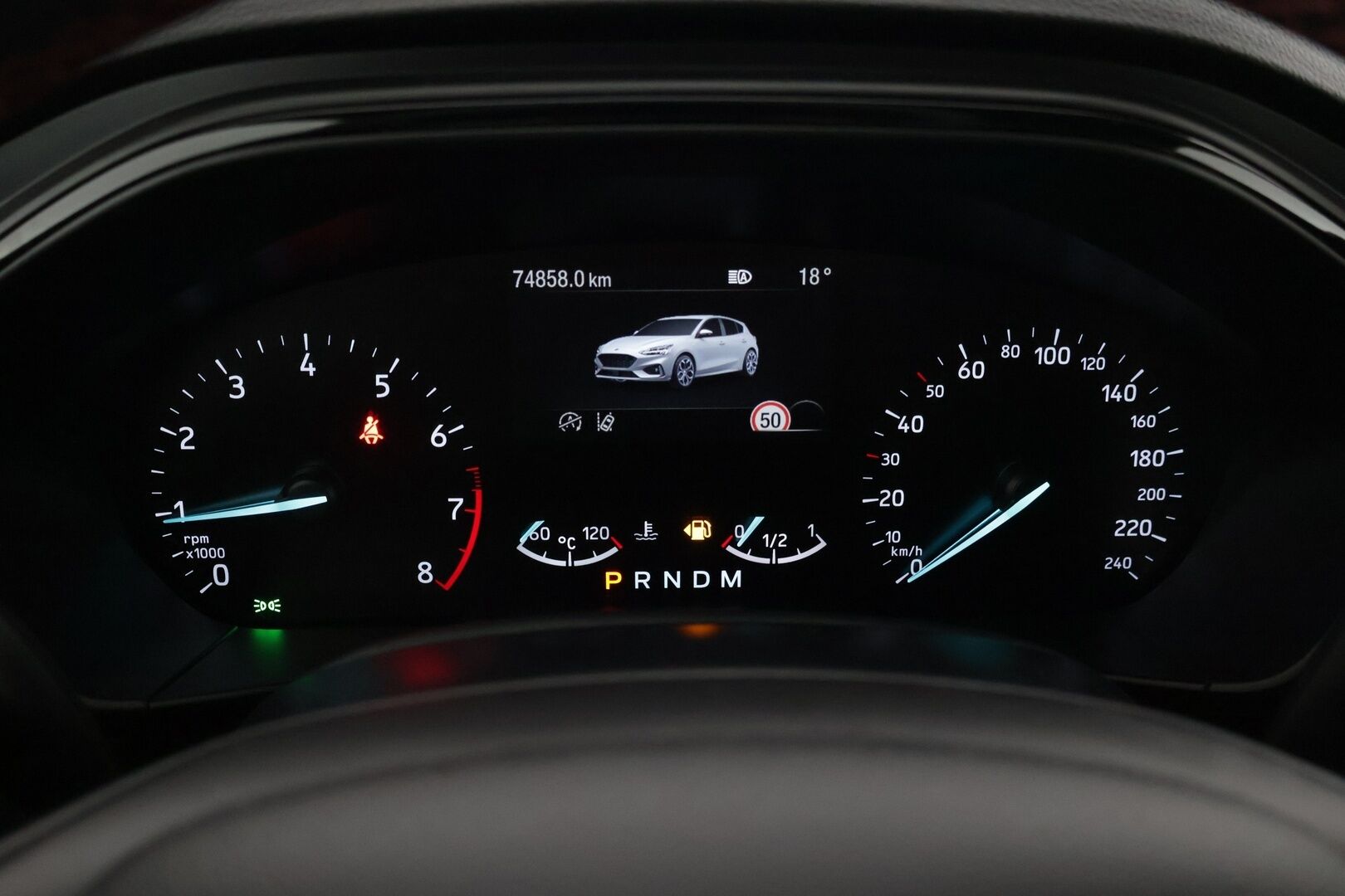 Ford Focus 2020 1,5 EcoBoost 182hv A8 ST-Line 5-ovinen / ACC / Webasto / P-tutkat / LED / Keyless / - Kahdet hyvät renkaat / Hyvä huoltohistoria 