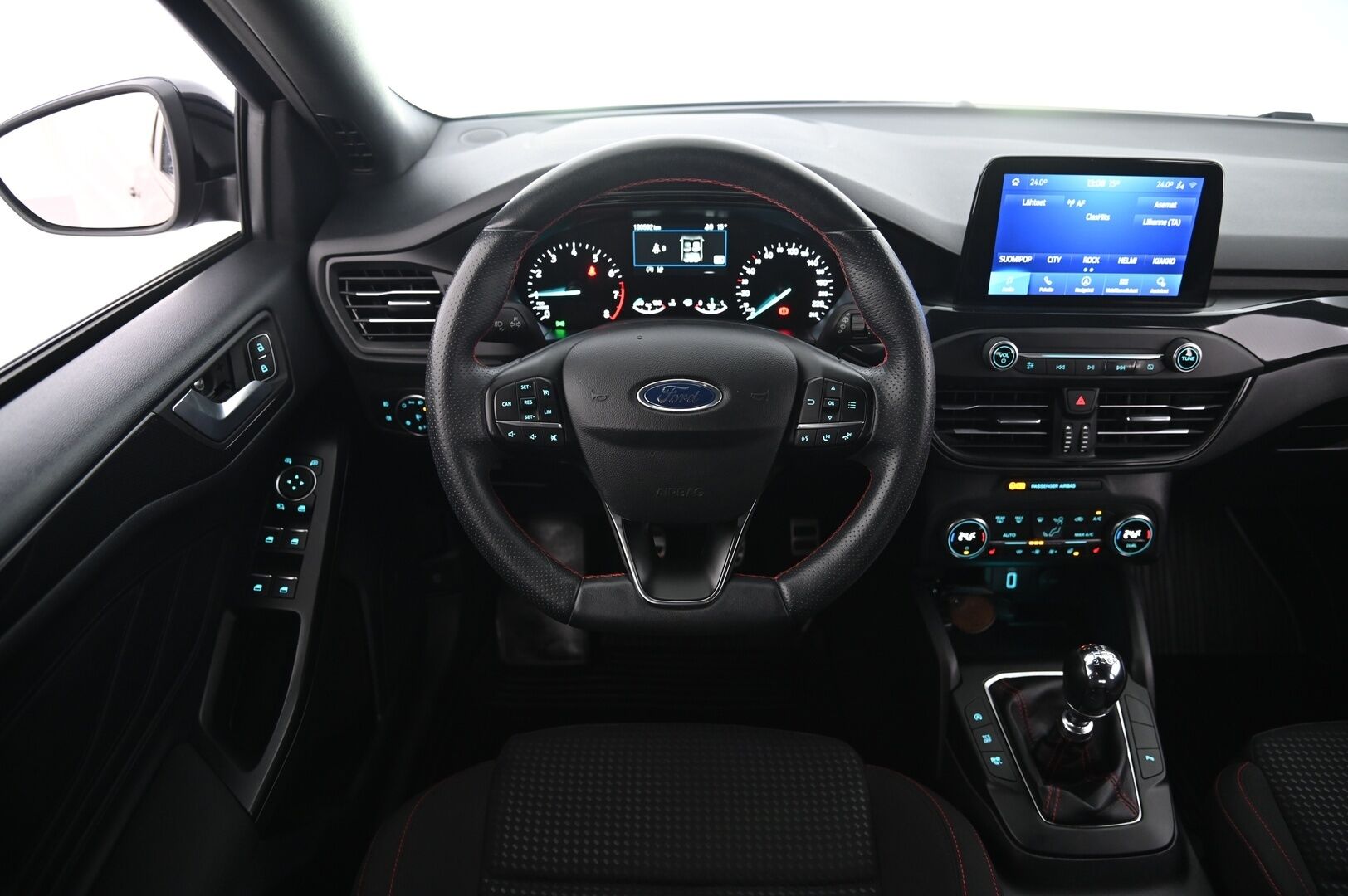 Ford Focus 2020 1,0 EcoBoost 125hv M6 ST-Line *1.Om Suomi-Auto / Webasto / Lämmitettävä tuulilasi / Navi / Ratinlämmitys / ST-Line / LED-ajovalot* - *Juuri saapunut! Musta sisäkattoverhoilu / Vakkari / AndroidAuto / AplleCarPlay / Tutkat / 2X Renkaat / Siisti*