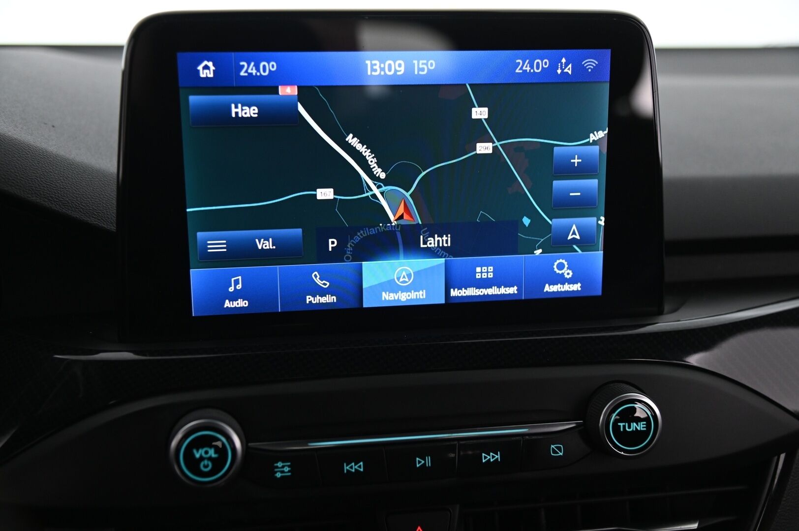 Ford Focus 2020 1,0 EcoBoost 125hv M6 ST-Line *1.Om Suomi-Auto / Webasto / Lämmitettävä tuulilasi / Navi / Ratinlämmitys / ST-Line / LED-ajovalot* - *Juuri saapunut! Musta sisäkattoverhoilu / Vakkari / AndroidAuto / AplleCarPlay / Tutkat / 2X Renkaat / Siisti*