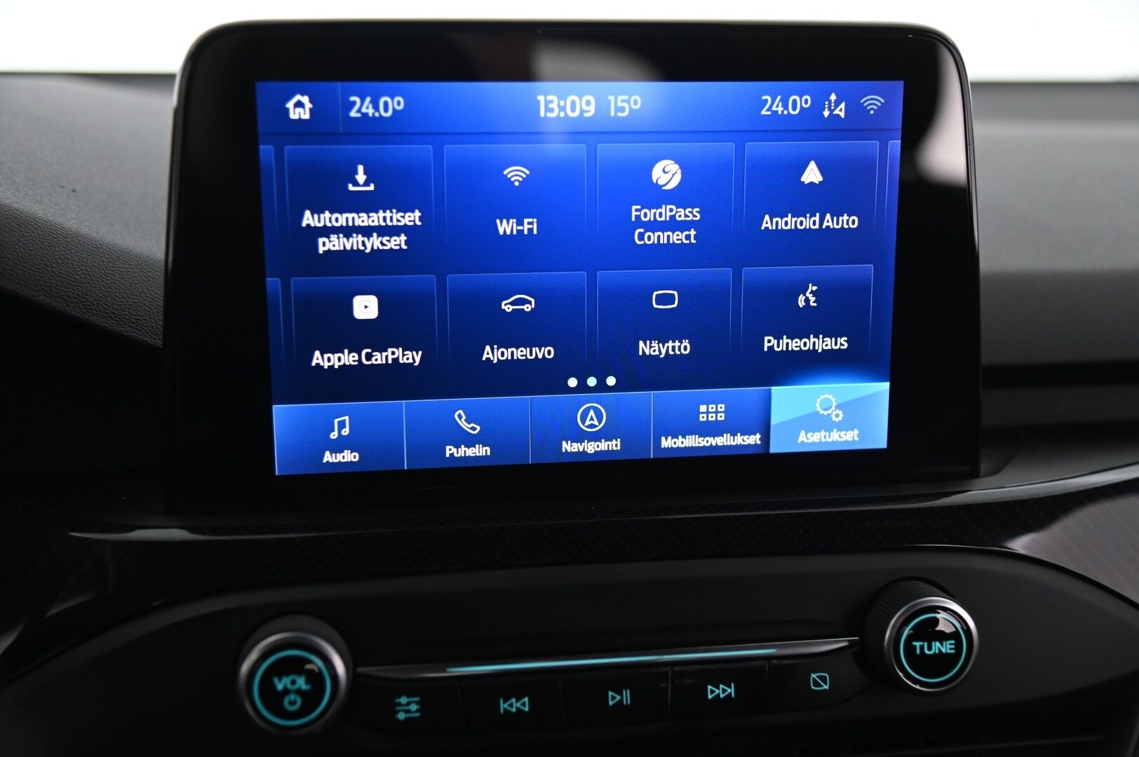 Ford Focus 2020 1,0 EcoBoost 125hv M6 ST-Line *1.Om Suomi-Auto / Webasto / Lämmitettävä tuulilasi / Navi / Ratinlämmitys / ST-Line / LED-ajovalot* - *Juuri saapunut! Musta sisäkattoverhoilu / Vakkari / AndroidAuto / AplleCarPlay / Tutkat / 2X Renkaat / Siisti*