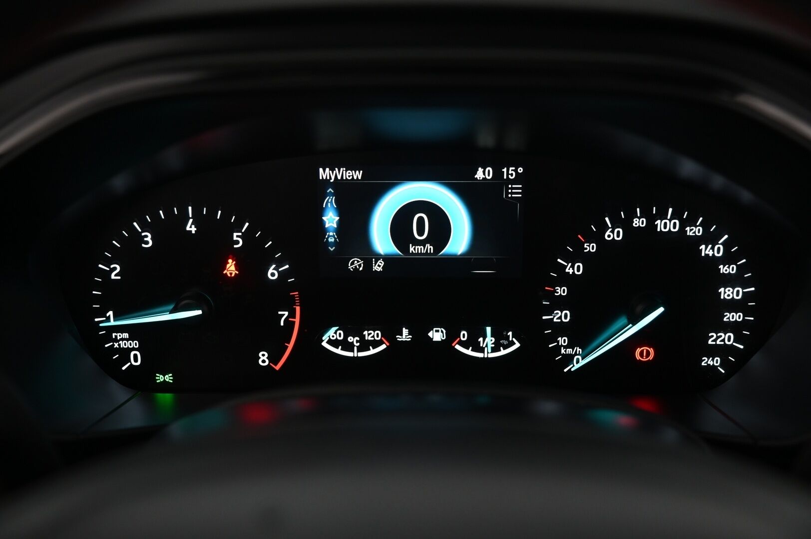 Ford Focus 2020 1,0 EcoBoost 125hv M6 ST-Line *1.Om Suomi-Auto / Webasto / Lämmitettävä tuulilasi / Navi / Ratinlämmitys / ST-Line / LED-ajovalot* - *Juuri saapunut! Musta sisäkattoverhoilu / Vakkari / AndroidAuto / AplleCarPlay / Tutkat / 2X Renkaat / Siisti*