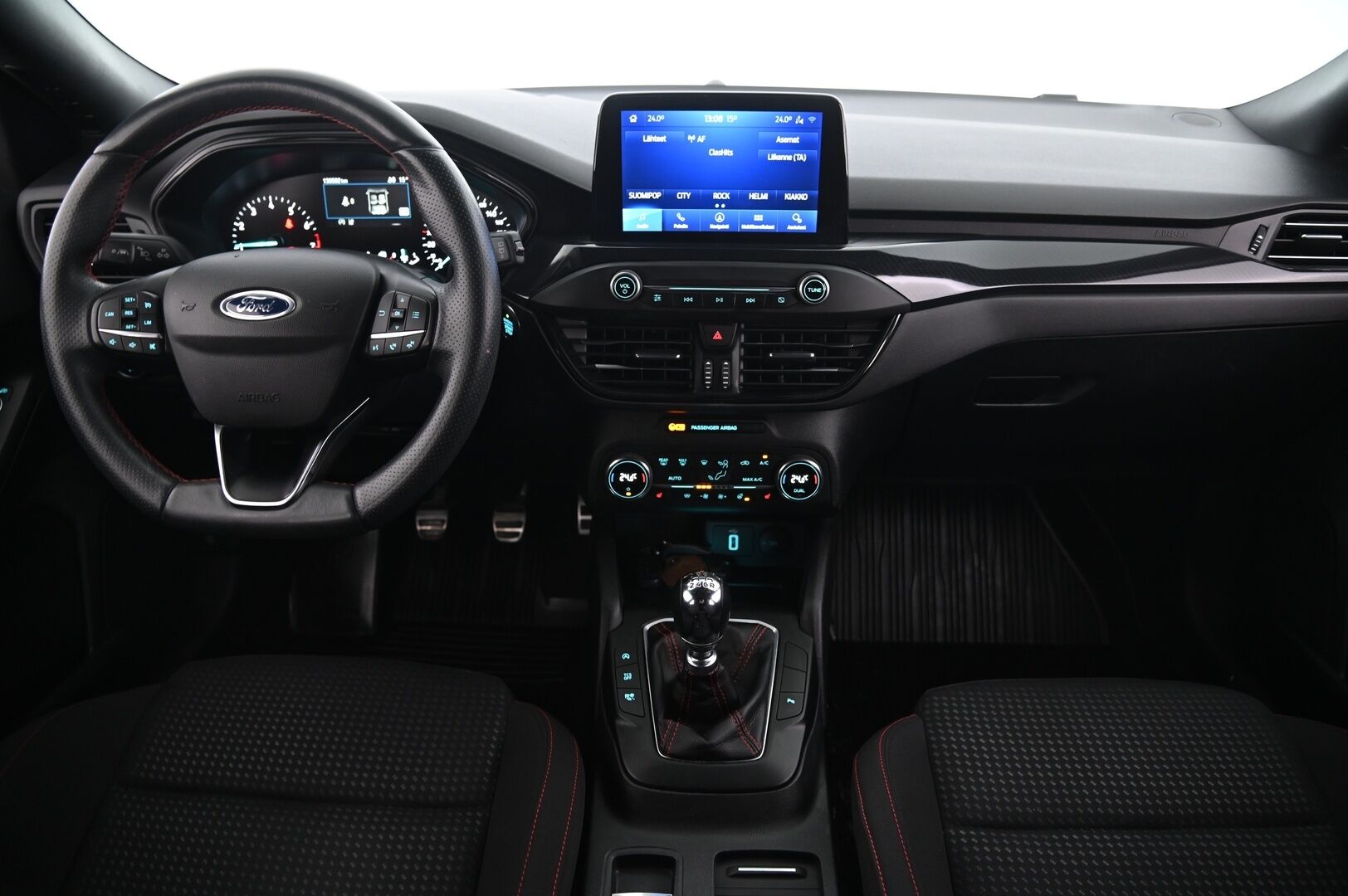 Ford Focus 2020 1,0 EcoBoost 125hv M6 ST-Line *1.Om Suomi-Auto / Webasto / Lämmitettävä tuulilasi / Navi / Ratinlämmitys / ST-Line / LED-ajovalot* - *Juuri saapunut! Musta sisäkattoverhoilu / Vakkari / AndroidAuto / AplleCarPlay / Tutkat / 2X Renkaat / Siisti*