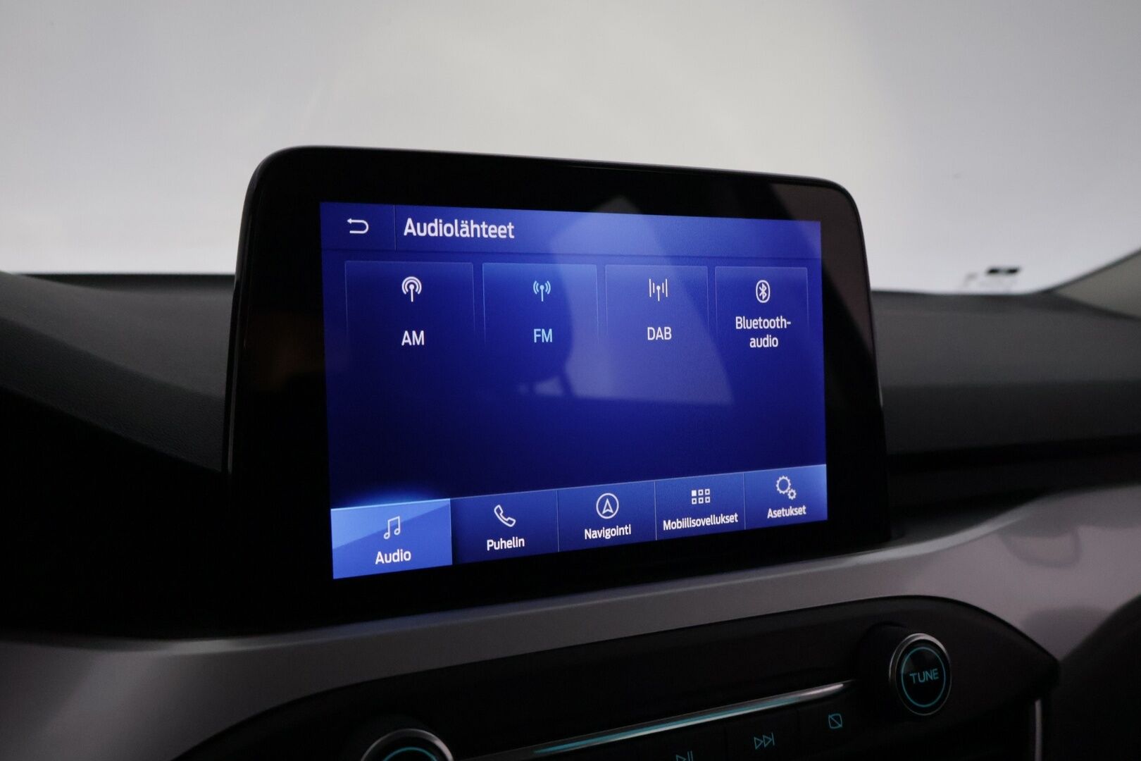 Ford Focus 2020 1,0 EcoBoost 125hv A8 - YritysOutlet - Myydään vain yrityksille - *Ohjayspyörän lämmitys / Kaistallapitoavustin / leimaa vuosi ja 9kk*