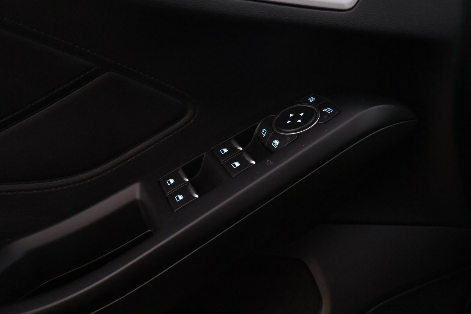 Ford Focus 2020 1,0 EcoBoost 125hv A8 - YritysOutlet - Myydään vain yrityksille - *Ohjayspyörän lämmitys / Kaistallapitoavustin / leimaa vuosi ja 9kk*