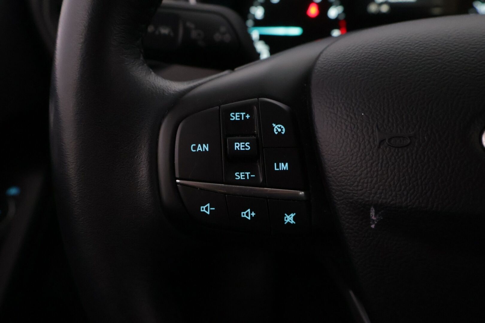 Ford Focus 2020 1,0 EcoBoost 125hv A8 - YritysOutlet - Myydään vain yrityksille - *Ohjayspyörän lämmitys / Kaistallapitoavustin / leimaa vuosi ja 9kk*