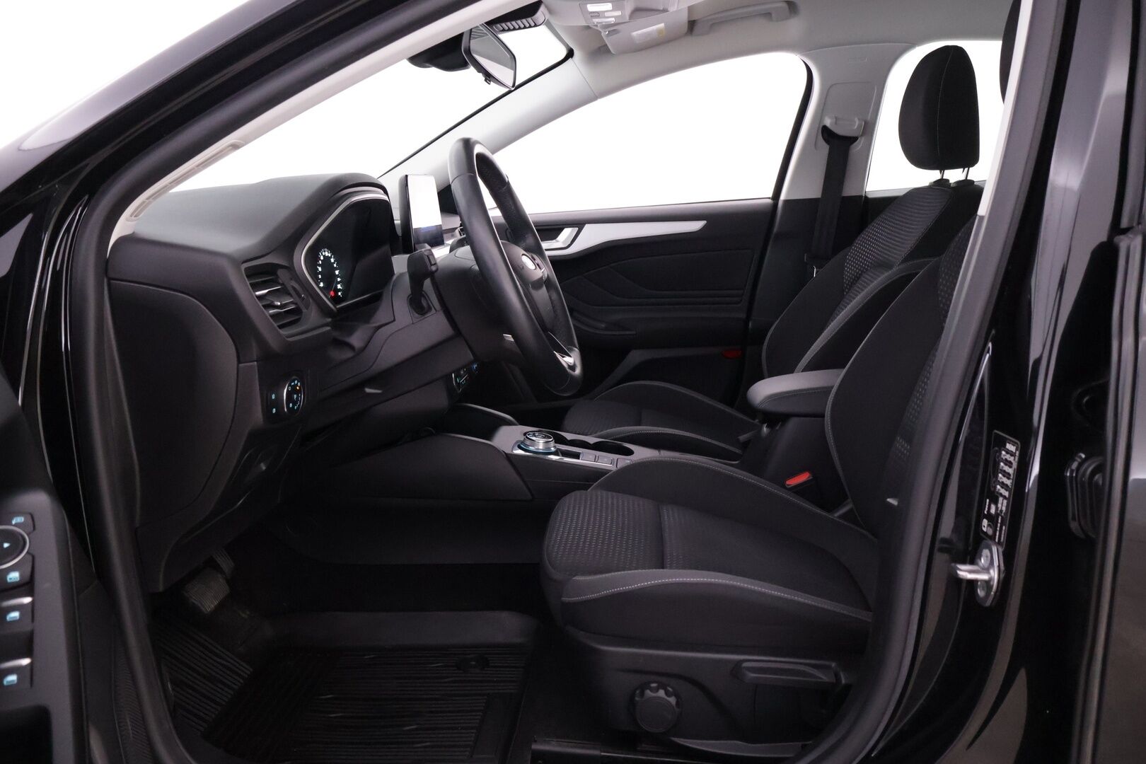 Ford Focus 2020 1,0 EcoBoost 125hv A8 - YritysOutlet - Myydään vain yrityksille - *Ohjayspyörän lämmitys / Kaistallapitoavustin / leimaa vuosi ja 9kk*