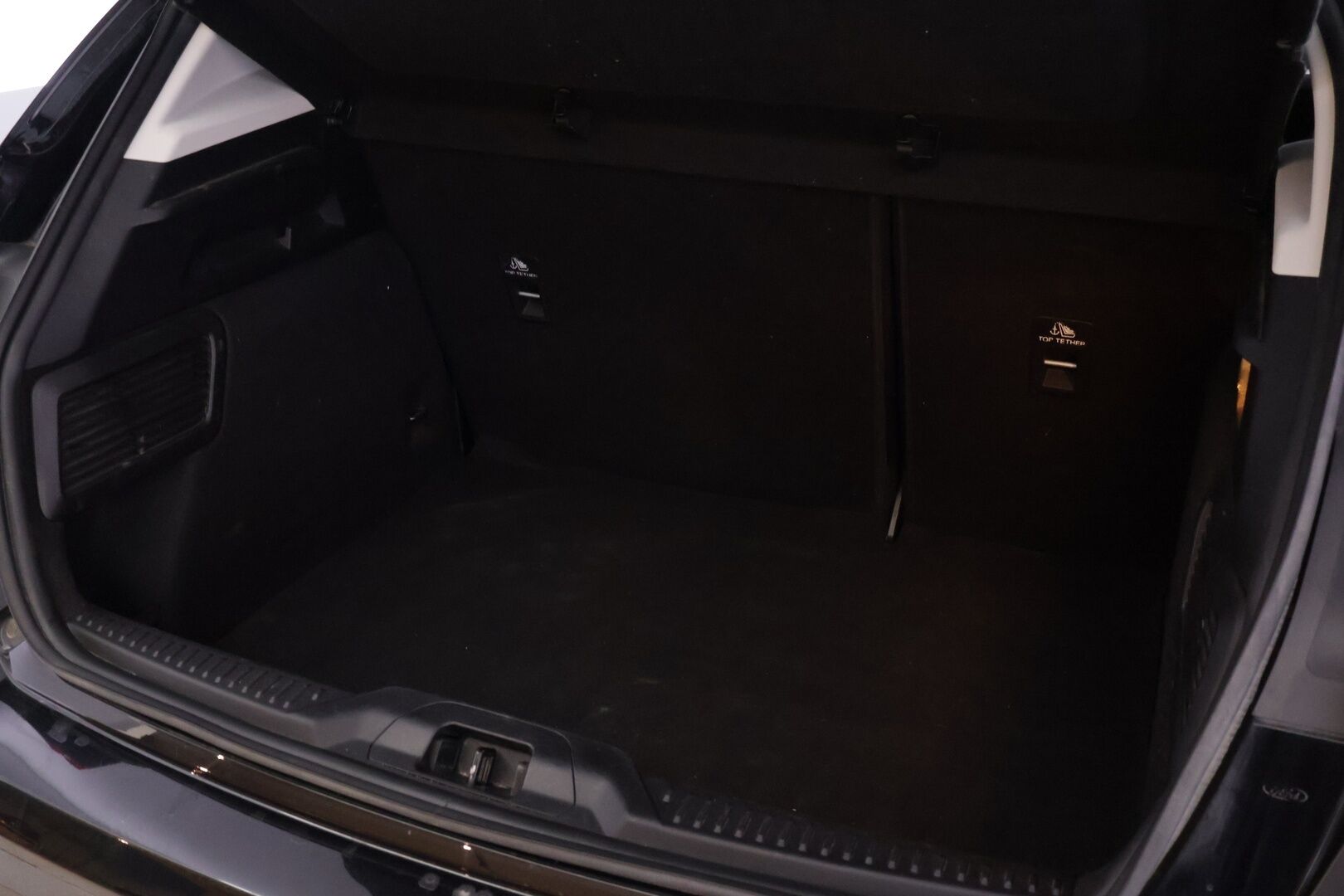 Ford Focus 2020 1,0 EcoBoost 125hv A8 - YritysOutlet - Myydään vain yrityksille - *Ohjayspyörän lämmitys / Kaistallapitoavustin / leimaa vuosi ja 9kk*