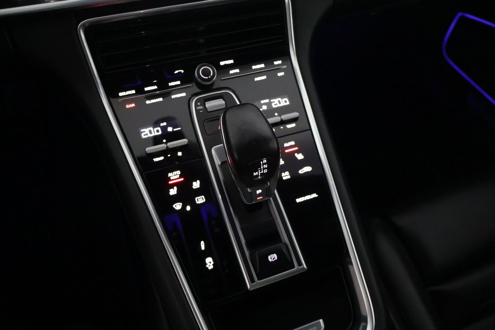 Porsche Panamera 2018 4 E-Hybrid - | Huippuvarusteet | 4-Pyöräohjaus | Imuovet | Hieronta | Ilmastoidut 14-ist. | Takanäyttö | Sport Chrono | BOSE | 360 | Sport-Putkisto | PDLS+ | PASM |