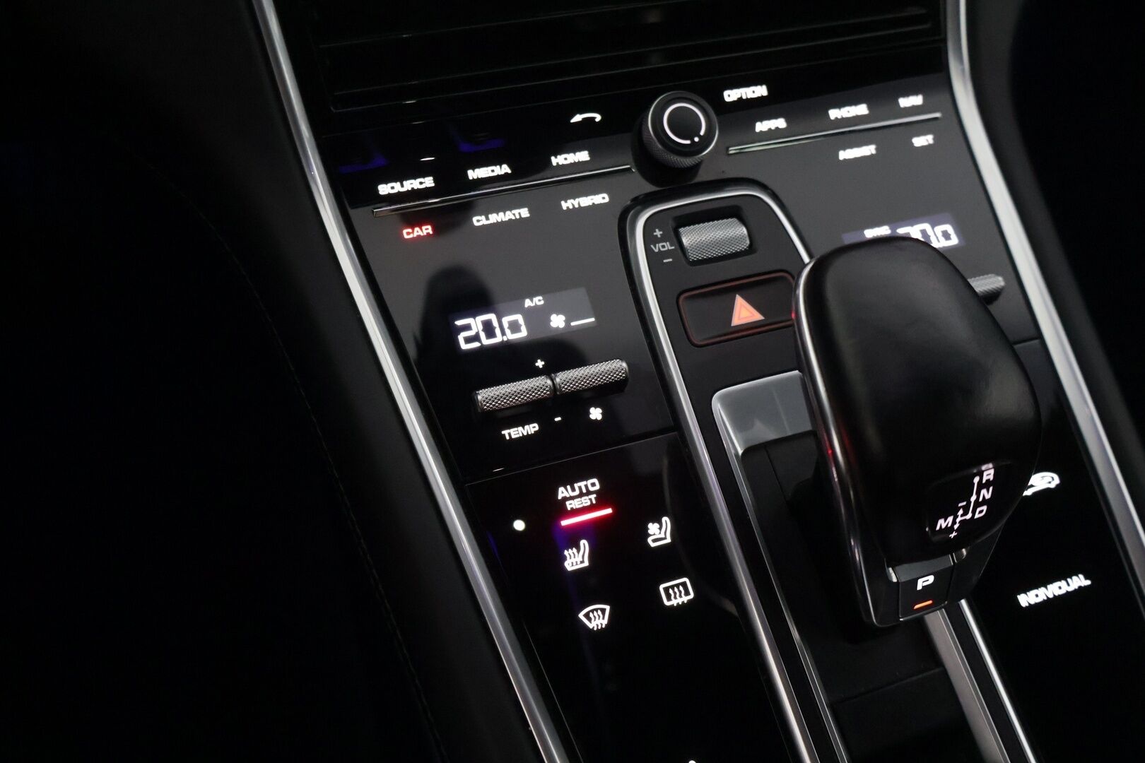 Porsche Panamera 2018 4 E-Hybrid - | Huippuvarusteet | 4-Pyöräohjaus | Imuovet | Hieronta | Ilmastoidut 14-ist. | Takanäyttö | Sport Chrono | BOSE | 360 | Sport-Putkisto | PDLS+ | PASM |