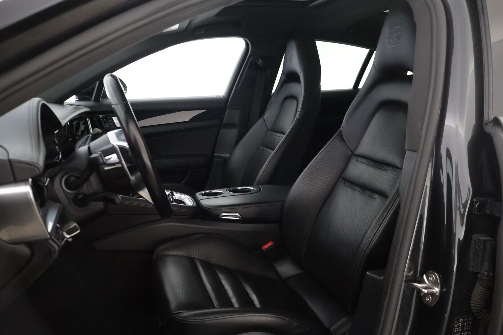 Porsche Panamera 2018 4 E-Hybrid - | Huippuvarusteet | 4-Pyöräohjaus | Imuovet | Hieronta | Ilmastoidut 14-ist. | Takanäyttö | Sport Chrono | BOSE | 360 | Sport-Putkisto | PDLS+ | PASM |