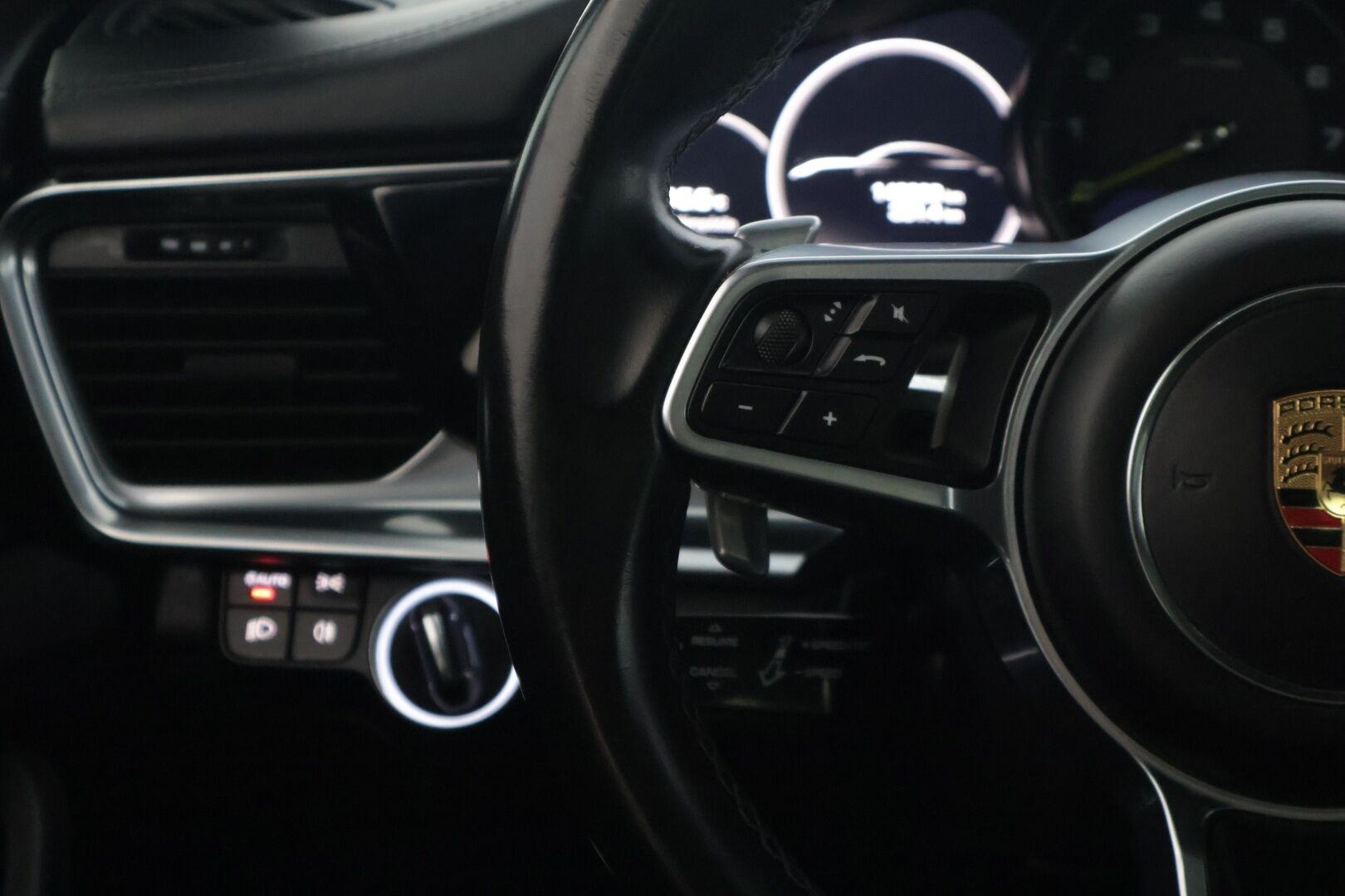 Porsche Panamera 2018 4 E-Hybrid - | Huippuvarusteet | 4-Pyöräohjaus | Imuovet | Hieronta | Ilmastoidut 14-ist. | Takanäyttö | Sport Chrono | BOSE | 360 | Sport-Putkisto | PDLS+ | PASM |
