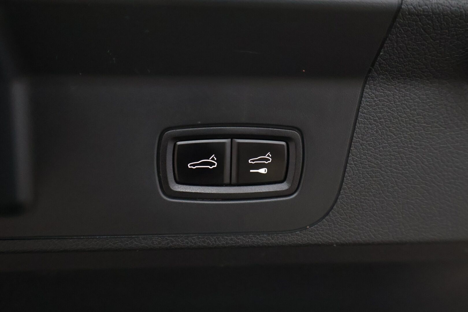 Porsche Panamera 2018 4 E-Hybrid - | Huippuvarusteet | 4-Pyöräohjaus | Imuovet | Hieronta | Ilmastoidut 14-ist. | Takanäyttö | Sport Chrono | BOSE | 360 | Sport-Putkisto | PDLS+ | PASM |