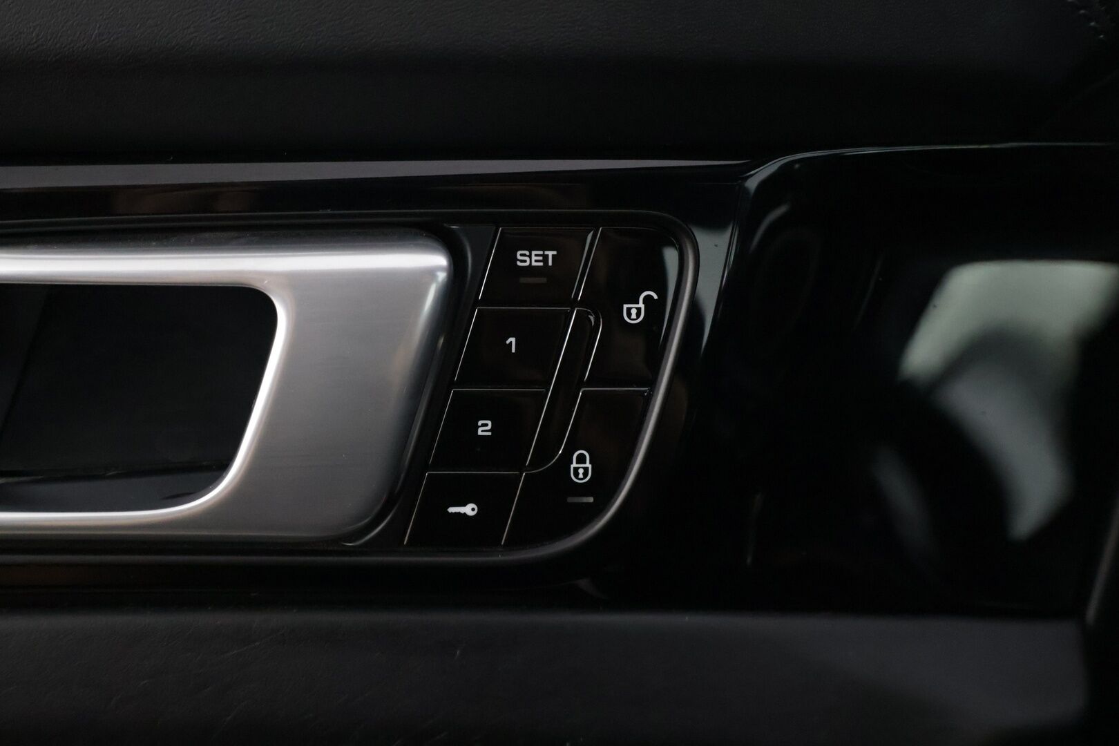 Porsche Panamera 2018 4 E-Hybrid - | Huippuvarusteet | 4-Pyöräohjaus | Imuovet | Hieronta | Ilmastoidut 14-ist. | Takanäyttö | Sport Chrono | BOSE | 360 | Sport-Putkisto | PDLS+ | PASM |