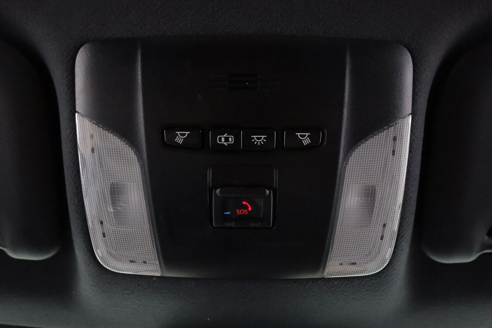 Toyota Corolla 2020 Touring Sports 1,8 Hybrid Active * ACC / P.kamera / LED / Navi / Koukku / KeylessGo / Sähköluukku * - 1.Om Suomi-auto / Kahdet renkaat aluvanteilla / Merkkihuollettu