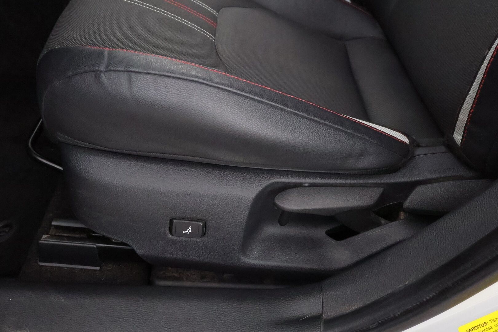 Toyota Corolla 2020 Touring Sports 2,0 Hybrid GR Sport - Suomiauto / Adapt.Vakkari / HUD / JBL Premium Audio / Merkkihuollot / Lohkolämmitin / Ratinlämmitin / Huippuvarusteet!