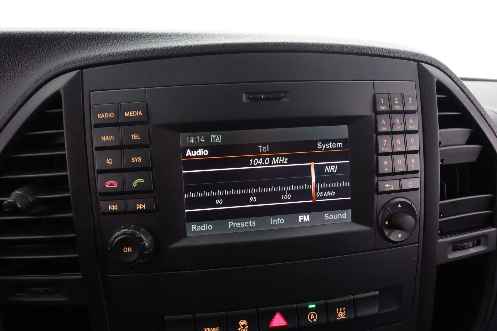 Mercedes-Benz Vito 2020 116CDI 4x4-3,05/34K pitkä A3 A 4MATIC Edition * Vakkari / ILS-LED / Webasto / Koukku / P.kamera / Nahat * - Suomi-auto / ALV-väh. / Kahdet Renkaat