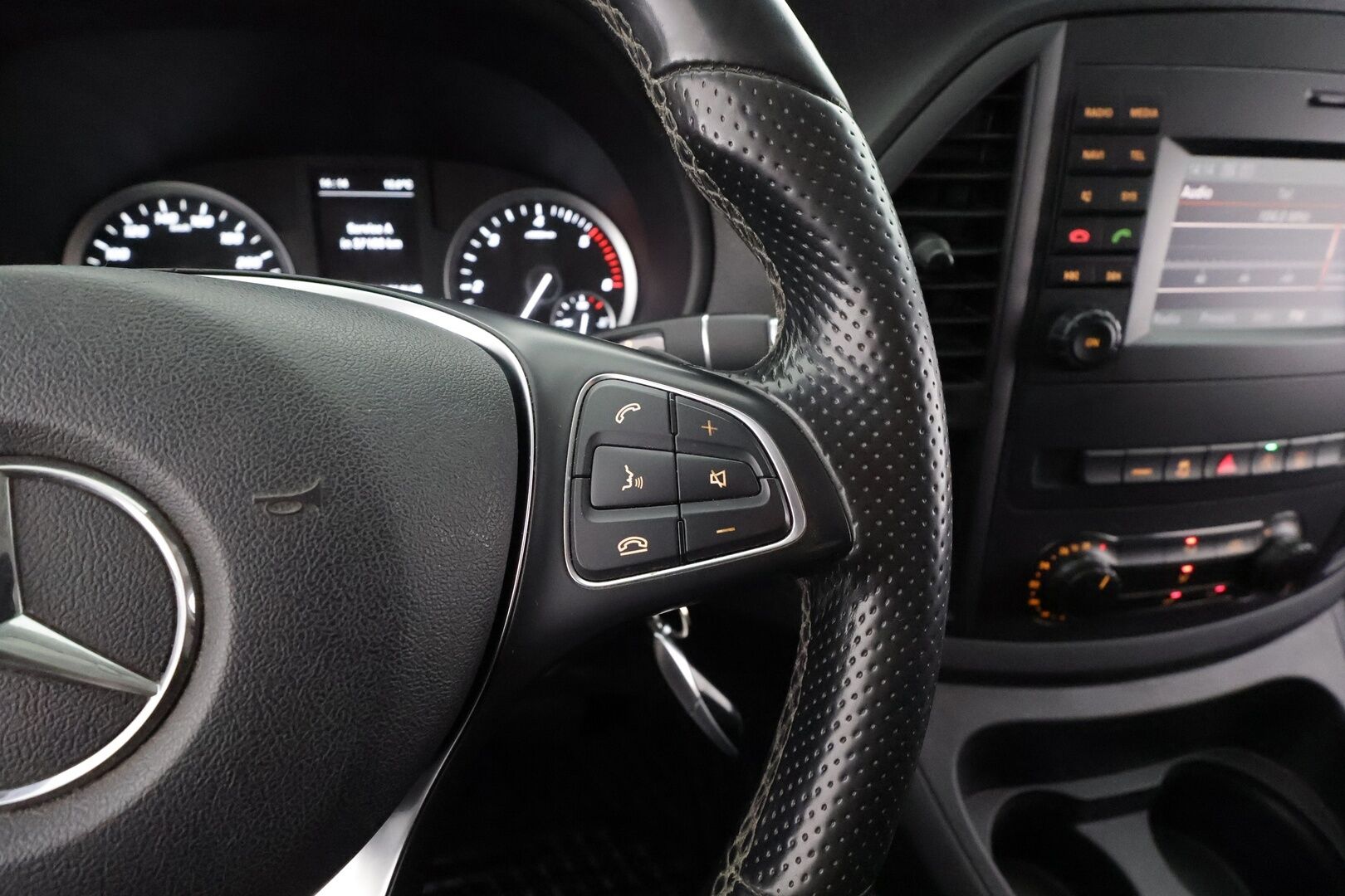 Mercedes-Benz Vito 2020 116CDI 4x4-3,05/34K pitkä A3 A 4MATIC Edition * Vakkari / ILS-LED / Webasto / Koukku / P.kamera / Nahat * - Suomi-auto / ALV-väh. / Kahdet Renkaat