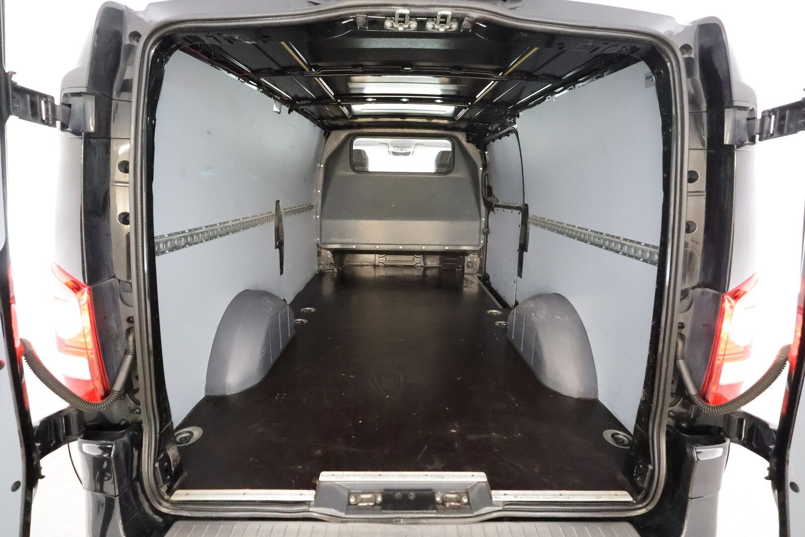 Mercedes-Benz Vito 2020 116CDI 4x4-3,05/34K pitkä A3 A 4MATIC Edition * Vakkari / ILS-LED / Webasto / Koukku / P.kamera / Nahat * - Suomi-auto / ALV-väh. / Kahdet Renkaat