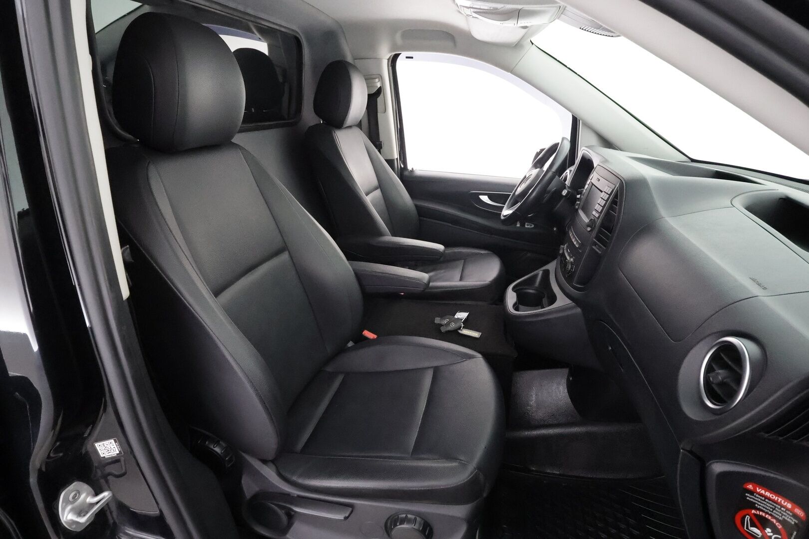 Mercedes-Benz Vito 2020 116CDI 4x4-3,05/34K pitkä A3 A 4MATIC Edition * Vakkari / ILS-LED / Webasto / Koukku / P.kamera / Nahat * - Suomi-auto / ALV-väh. / Kahdet Renkaat