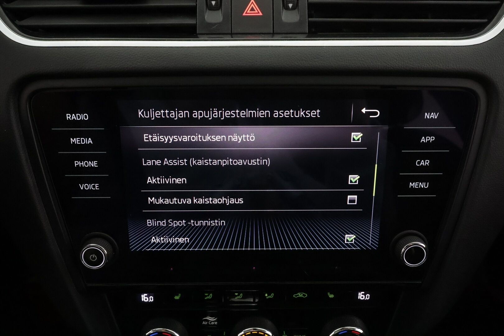 Skoda Octavia 2020 Combi 2,0 TDI 150 Style BusinessLine DSG * ACC / Webasto / Koukku / P.kamera / LED / Keyless / Apple & Android * - 1.Om Suomi-auto / Kahdet renkaat