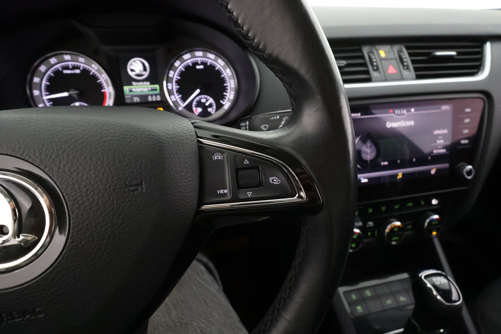 Skoda Octavia 2020 Combi 2,0 TDI 150 Style BusinessLine DSG * ACC / Webasto / Koukku / P.kamera / LED / Keyless / Apple & Android * - 1.Om Suomi-auto / Kahdet renkaat