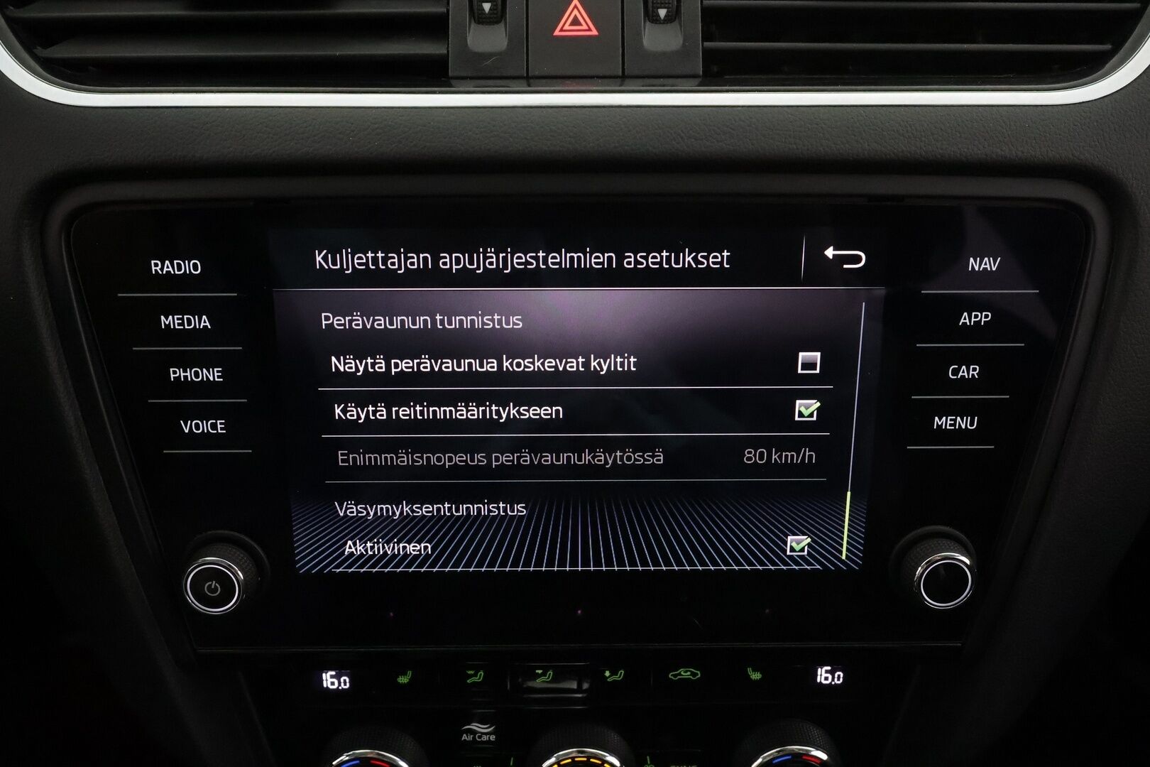 Skoda Octavia 2020 Combi 2,0 TDI 150 Style BusinessLine DSG * ACC / Webasto / Koukku / P.kamera / LED / Keyless / Apple & Android * - 1.Om Suomi-auto / Kahdet renkaat