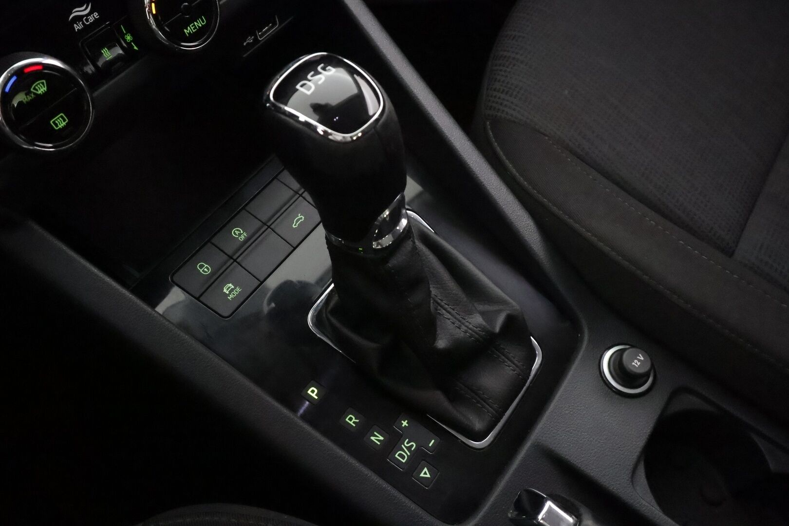 Skoda Octavia 2020 Combi 2,0 TDI 150 Style BusinessLine DSG * ACC / Webasto / Koukku / P.kamera / LED / Keyless / Apple & Android * - 1.Om Suomi-auto / Kahdet renkaat