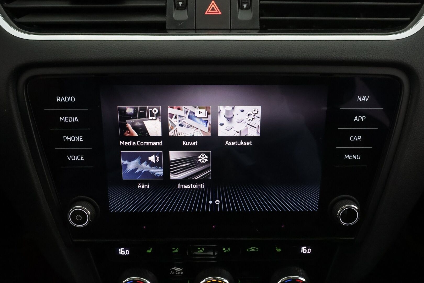 Skoda Octavia 2020 Combi 2,0 TDI 150 Style BusinessLine DSG * ACC / Webasto / Koukku / P.kamera / LED / Keyless / Apple & Android * - 1.Om Suomi-auto / Kahdet renkaat