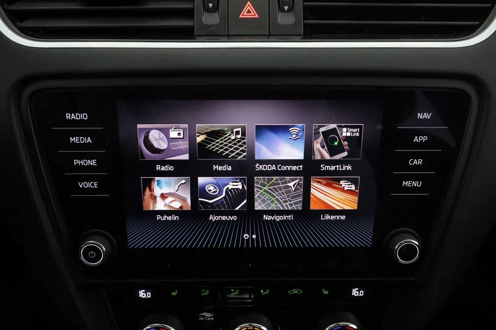 Skoda Octavia 2020 Combi 2,0 TDI 150 Style BusinessLine DSG * ACC / Webasto / Koukku / P.kamera / LED / Keyless / Apple & Android * - 1.Om Suomi-auto / Kahdet renkaat