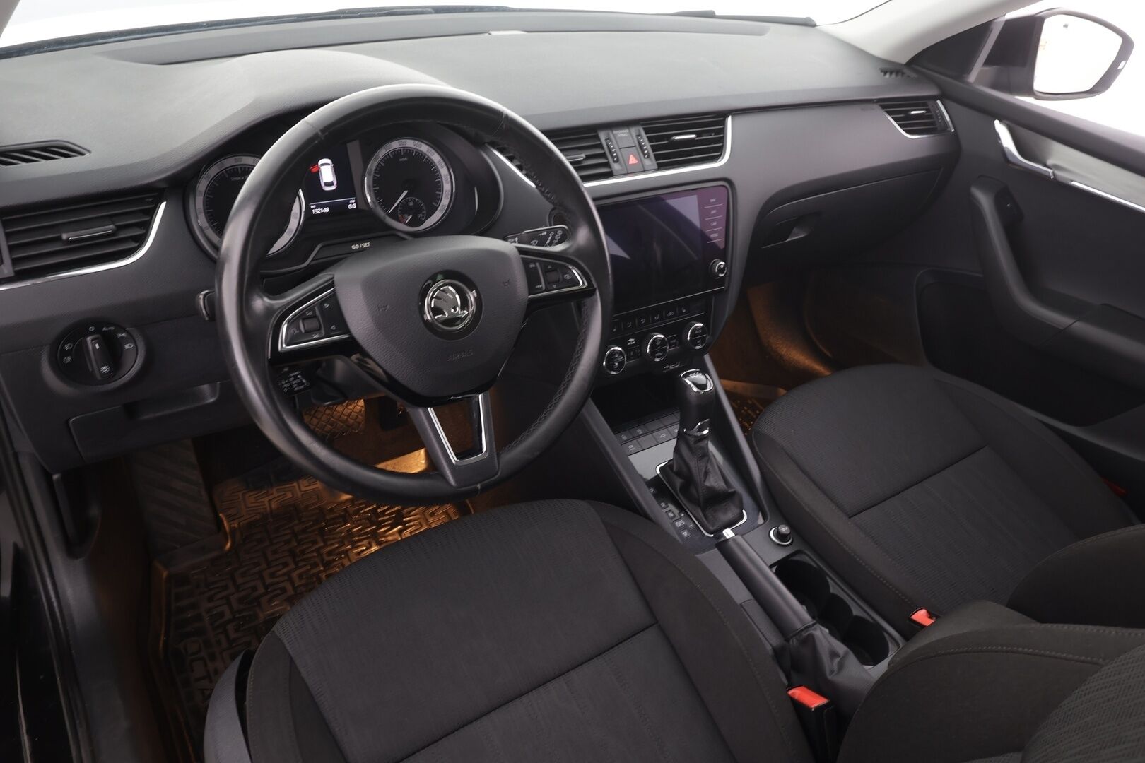 Skoda Octavia 2020 Combi 2,0 TDI 150 Style BusinessLine DSG * ACC / Webasto / Koukku / P.kamera / LED / Keyless / Apple & Android * - 1.Om Suomi-auto / Kahdet renkaat