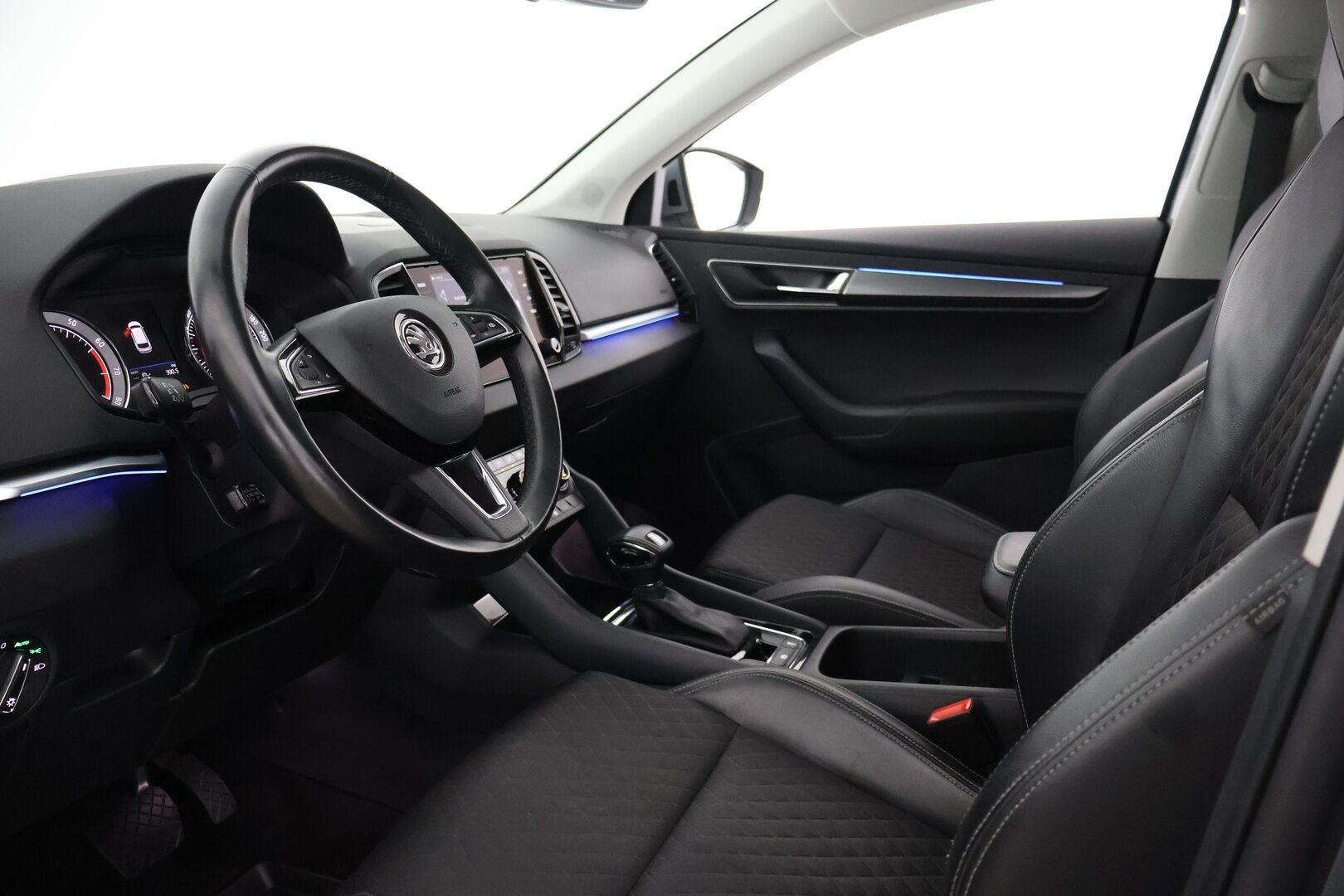 Skoda Karoq 2020 1,5 TSI Style BusinessLine DSG Autom. - Travel Assist | ACC | Webasto | Dynamic-LED | Koukku | Tulossa myyntiin, kysy lisätiedot myyjältä! 