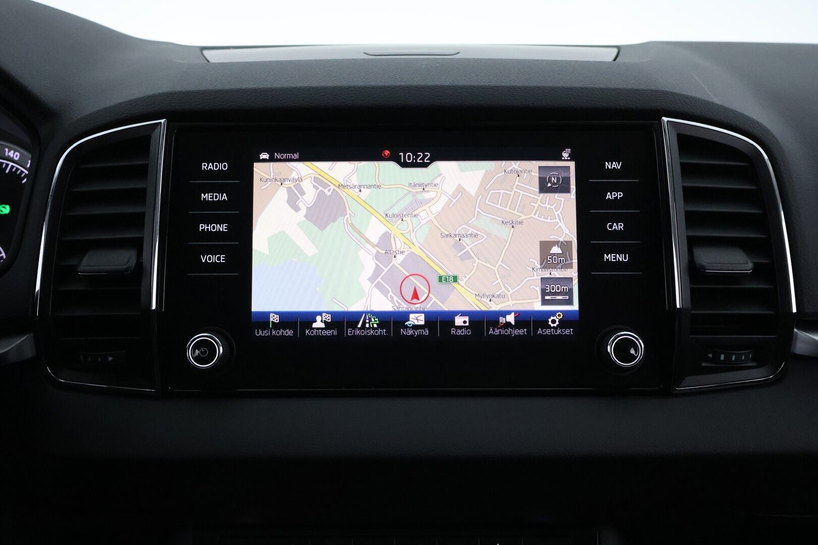 Skoda Karoq 2020 1,5 TSI Style BusinessLine DSG Autom. - Travel Assist | ACC | Webasto | Dynamic-LED | Koukku | Tulossa myyntiin, kysy lisätiedot myyjältä! 