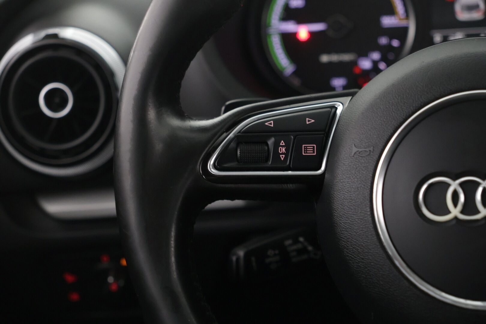 Audi A3 2015 Sportback 1,4 TFSI e-tron S tronic - Yritys Outlet- Myydään vain yrityksille!* - *Yritys Outlet- Myydään vain yrityksille!*| Juuri katsastettu / Webasto | Kessy | Panorama | Taloudellinen | Kattavat varusteet |  
