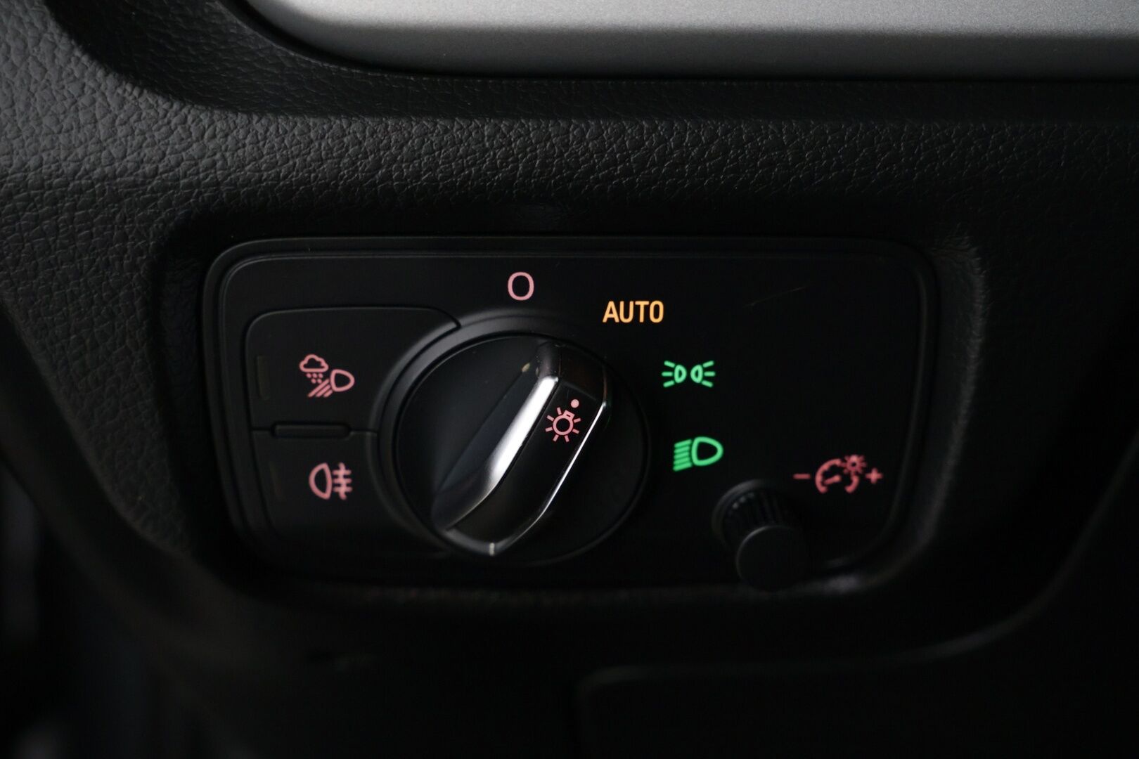 Audi A3 2015 Sportback 1,4 TFSI e-tron S tronic - Yritys Outlet- Myydään vain yrityksille!* - *Yritys Outlet- Myydään vain yrityksille!*| Juuri katsastettu / Webasto | Kessy | Panorama | Taloudellinen | Kattavat varusteet |  