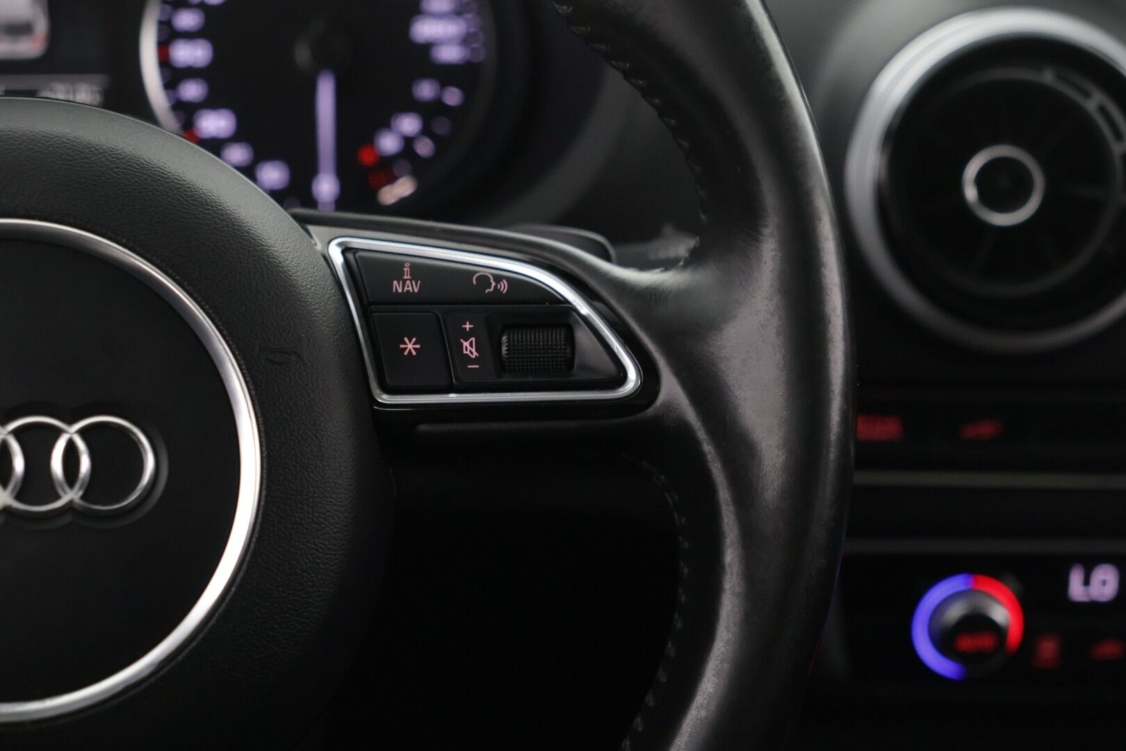 Audi A3 2015 Sportback 1,4 TFSI e-tron S tronic - Yritys Outlet- Myydään vain yrityksille!* - *Yritys Outlet- Myydään vain yrityksille!*| Juuri katsastettu / Webasto | Kessy | Panorama | Taloudellinen | Kattavat varusteet |  