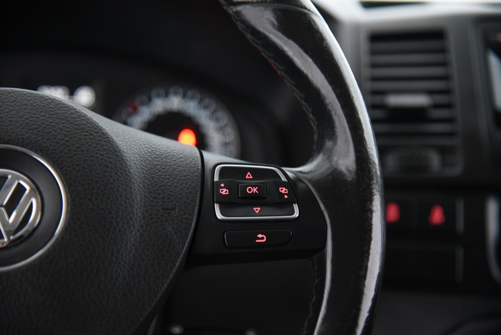 Volkswagen Transporter 2015 umpipakettiauto 2,0 TDI 84 kW BlueMotionTechnology / ALV / Lisälämmitin / Invertteri / Vetokoukkku / - Tavaratilan lämmitys / viilennys 