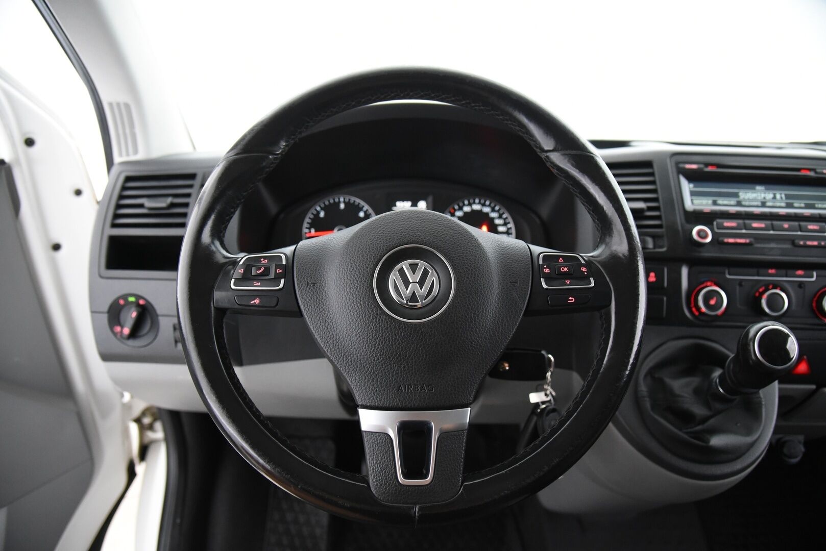 Volkswagen Transporter 2015 umpipakettiauto 2,0 TDI 84 kW BlueMotionTechnology / ALV / Lisälämmitin / Invertteri / Vetokoukkku / - Tavaratilan lämmitys / viilennys 