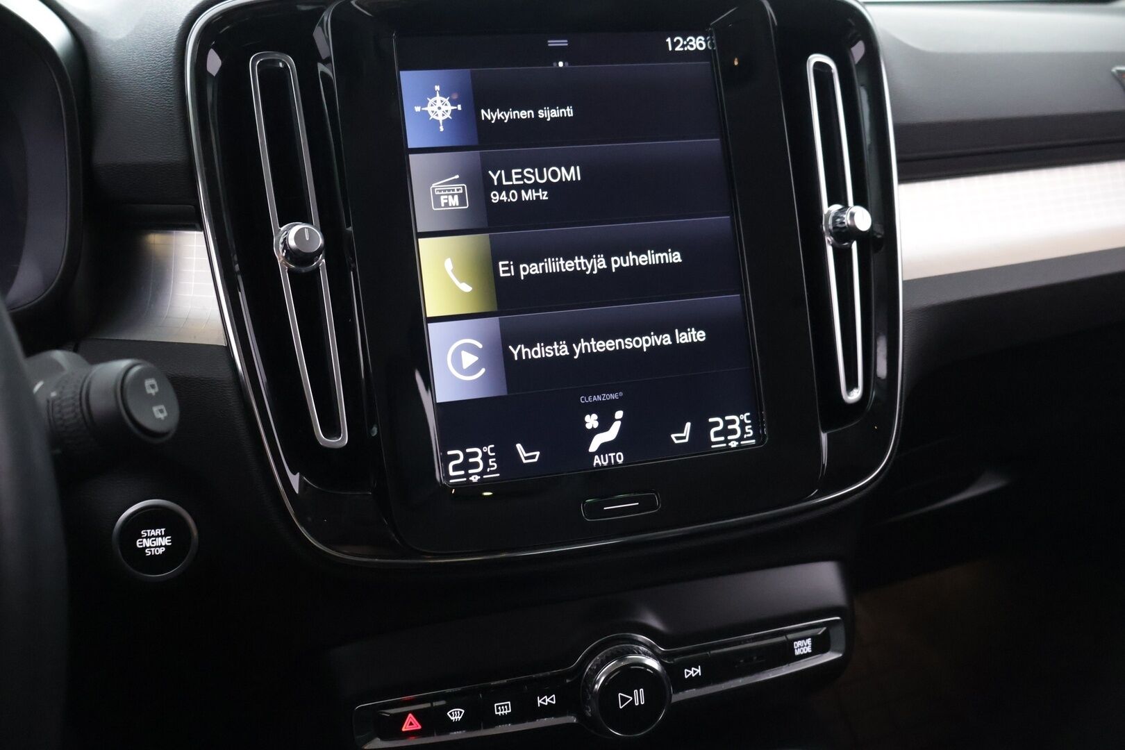 Volvo XC40 2020 T5 Twin Engine Business aut - ACC | Webasto | Vetokoukku | P.kamera | Navi | Pilot assist | CarPlay | LED | Keyless | Ratinlämmitin | 2x Renkaat alumiinivanteilla | Jakohihna tehty