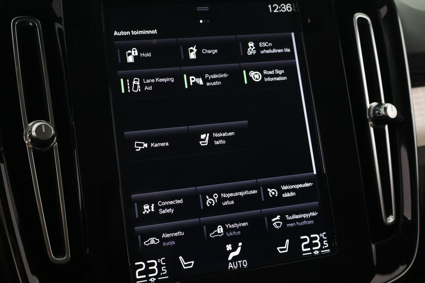 Volvo XC40 2020 T5 Twin Engine Business aut - ACC | Webasto | Vetokoukku | P.kamera | Navi | Pilot assist | CarPlay | LED | Keyless | Ratinlämmitin | 2x Renkaat alumiinivanteilla | Jakohihna tehty