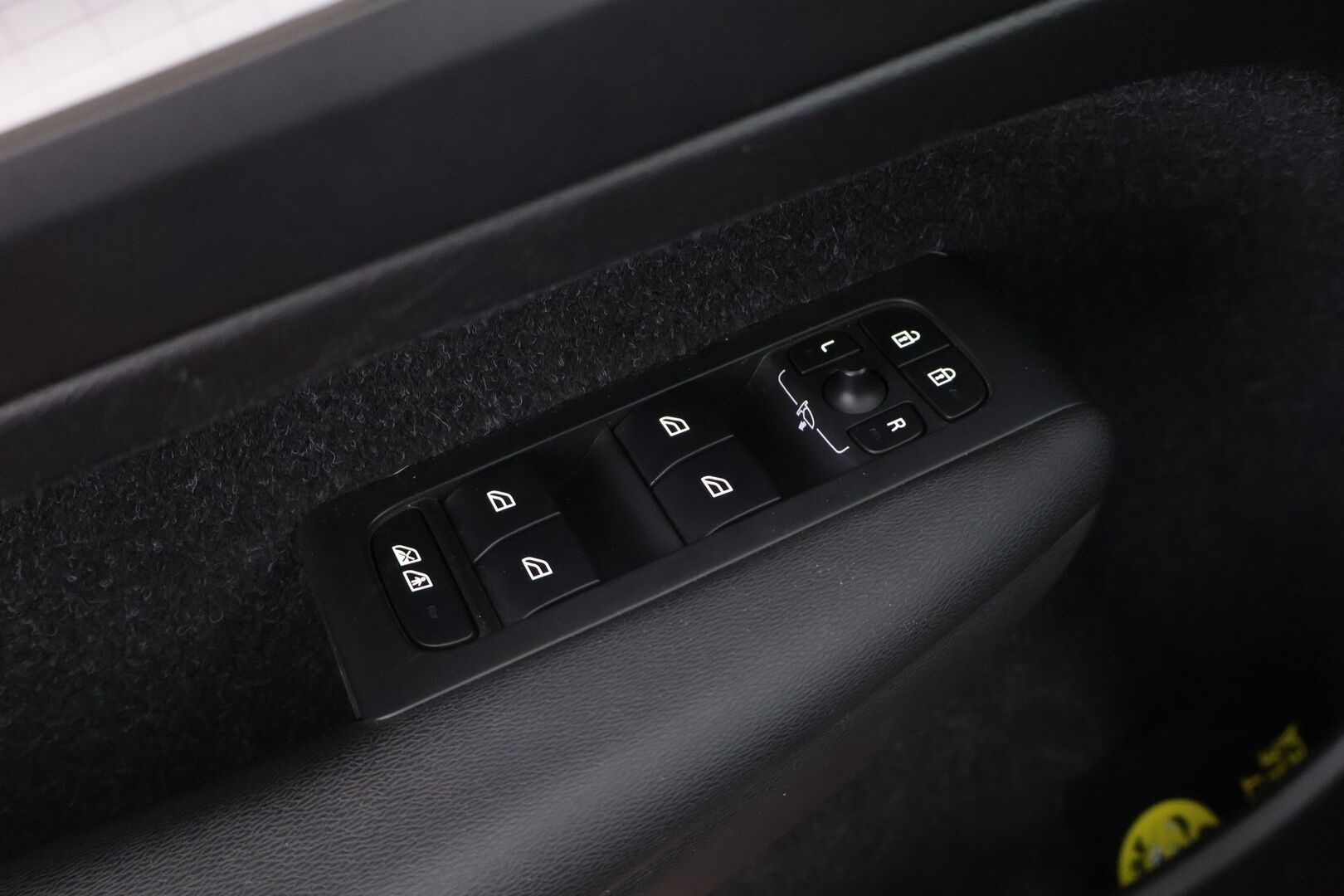 Volvo XC40 2020 T5 Twin Engine Business aut - ACC | Webasto | Vetokoukku | P.kamera | Navi | Pilot assist | CarPlay | LED | Keyless | Ratinlämmitin | 2x Renkaat alumiinivanteilla | Jakohihna tehty