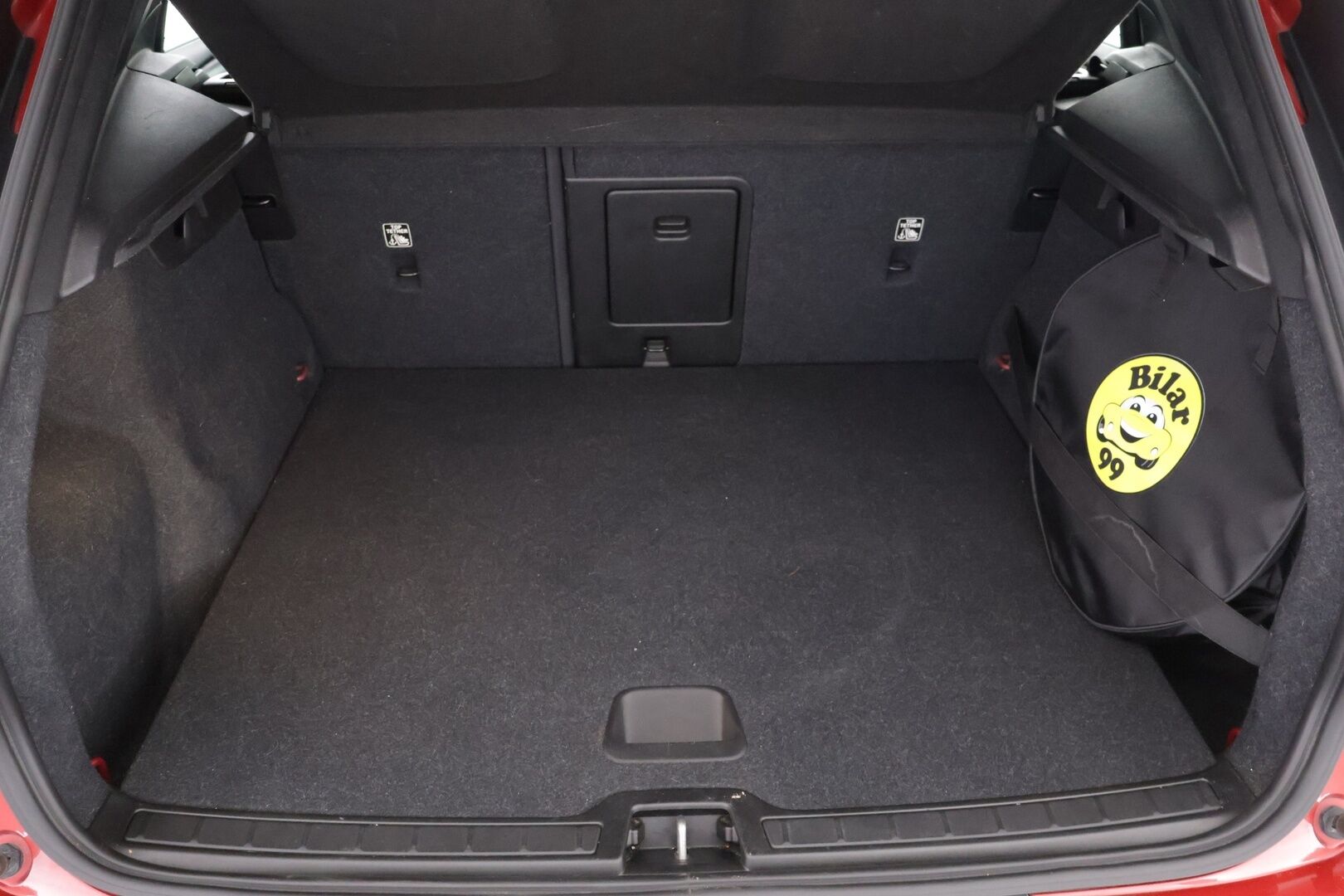 Volvo XC40 2020 T5 Twin Engine Business aut - ACC | Webasto | Vetokoukku | P.kamera | Navi | Pilot assist | CarPlay | LED | Keyless | Ratinlämmitin | 2x Renkaat alumiinivanteilla | Jakohihna tehty