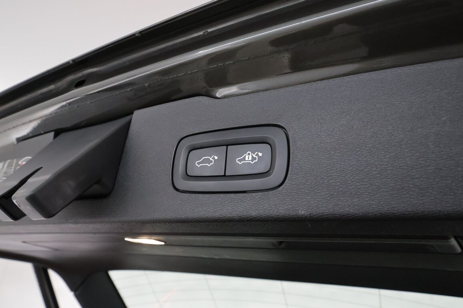 Volvo V60 2020 T8 TwE AWD Business Inscription aut. *ACC / H&K / Webasto / Muistipenkki / 360° / Full LED / HUD / Navi / KeylessGo* - 3,99 % KORKOTARJOUS TÄHÄN AUTOON 28.9. ASTI! - 1.Om Suomi-auto / Kahdet renkaat aluvanteilla