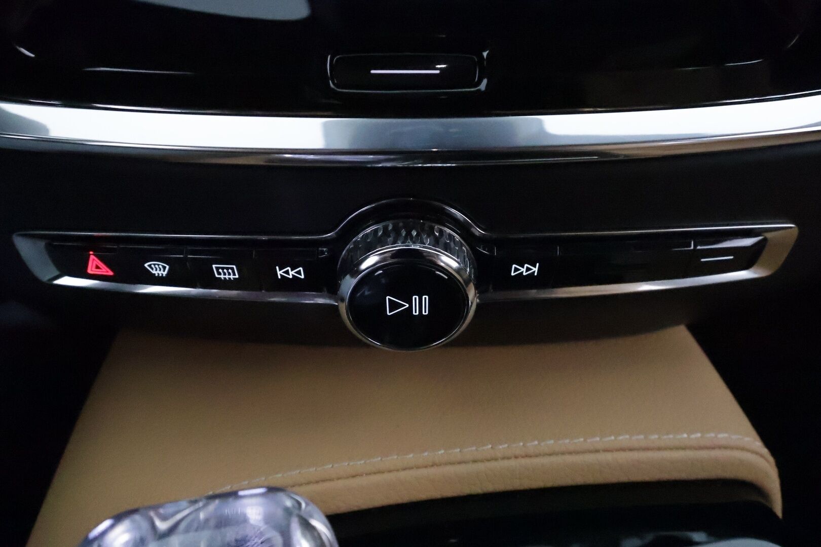 Volvo V60 2020 T8 TwE AWD Business Inscription aut. *ACC / H&K / Webasto / Muistipenkki / 360° / Full LED / HUD / Navi / KeylessGo* - 3,99 % KORKOTARJOUS TÄHÄN AUTOON 28.9. ASTI! - 1.Om Suomi-auto / Kahdet renkaat aluvanteilla