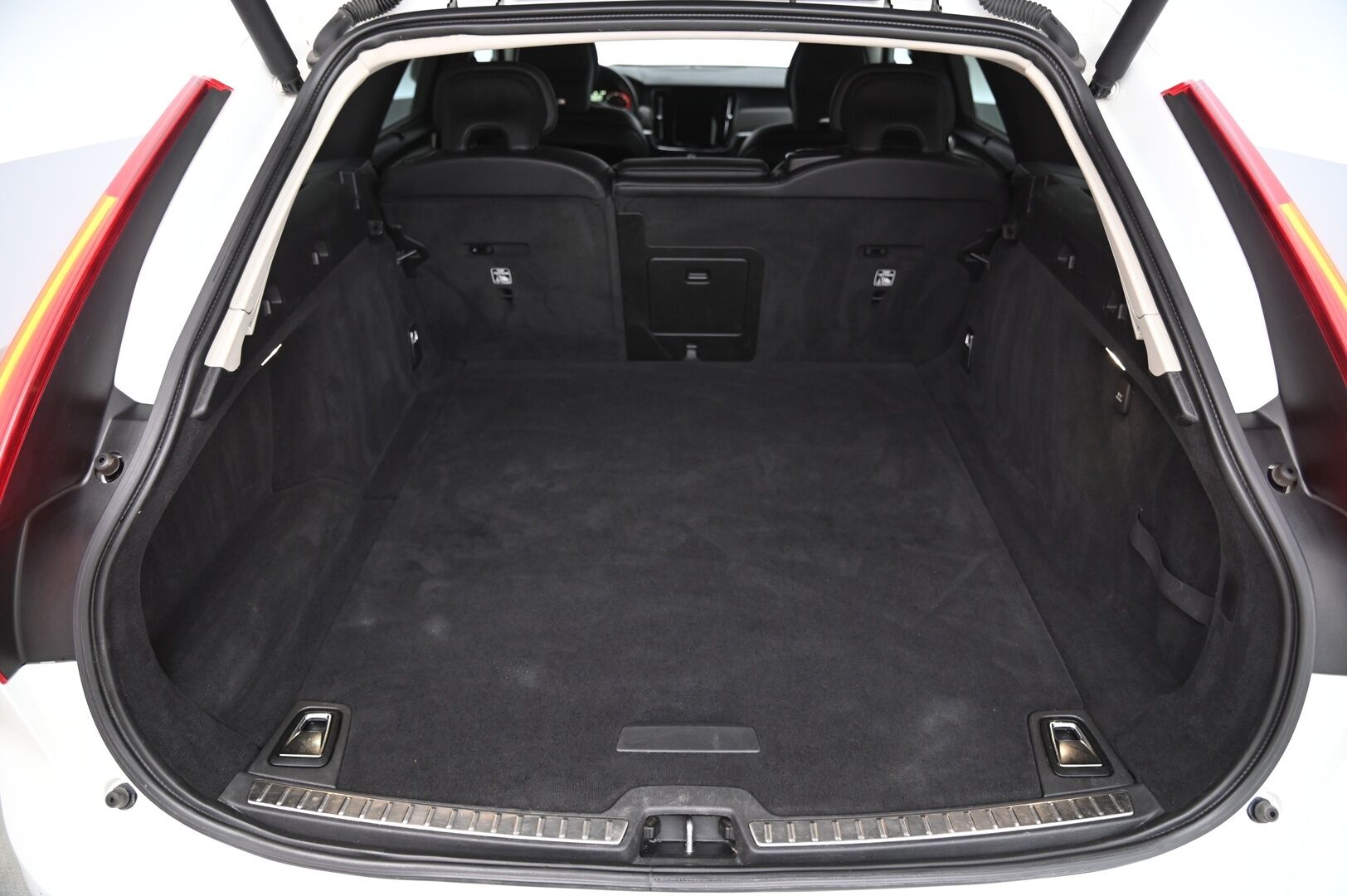 Volvo V90 2020 D4 AWD Inscription - | Adapt.Cruise | Sporttinahat | Kamera | VOC | Webasto | BLIS | Keyless | Juuri katsastettu! 