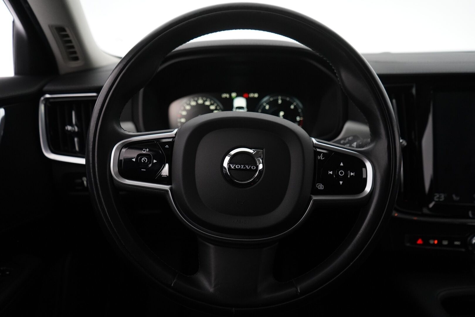 Volvo V90 2020 D4 AWD Inscription *Adapt.Cruise / Sporttinahat / Kamera / VOC / Webasto / BLIS* - Adapt.Cruise / Sporttinahat / Kamera / VOC / Webasto / BLIS / Keyless - HULLUT AVAJAISHULINAT KORKOTARJOUS 3,29 %