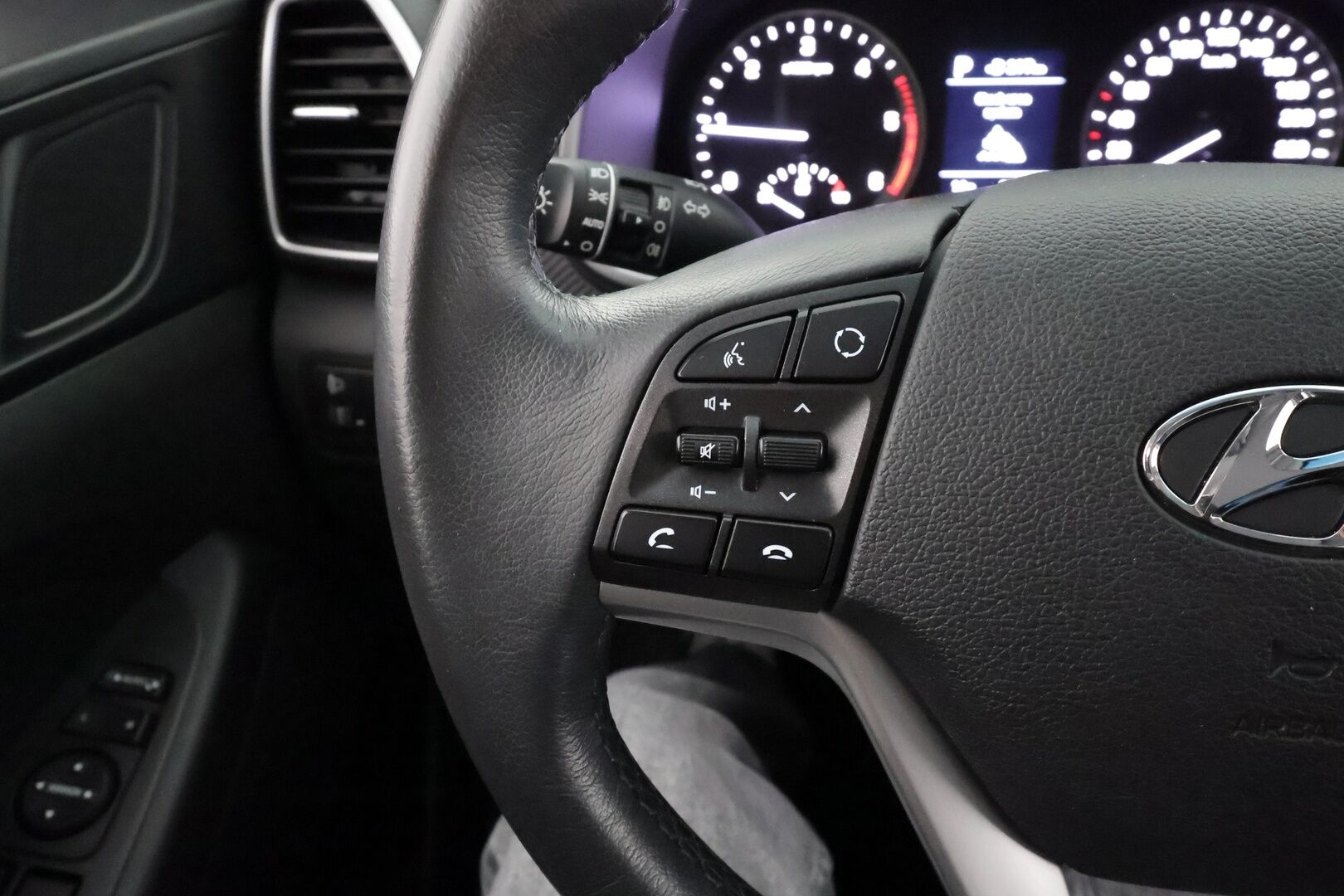 Hyundai Tucson 2020 1,6 CRDi 136 hv 48V hybrid 7-DCT-aut Comfort * Webasto / LED / P.Kamera / Navi / Vakkari / Keyless * - Suomi-auto / Kahdet renkaat aluvanteilla 