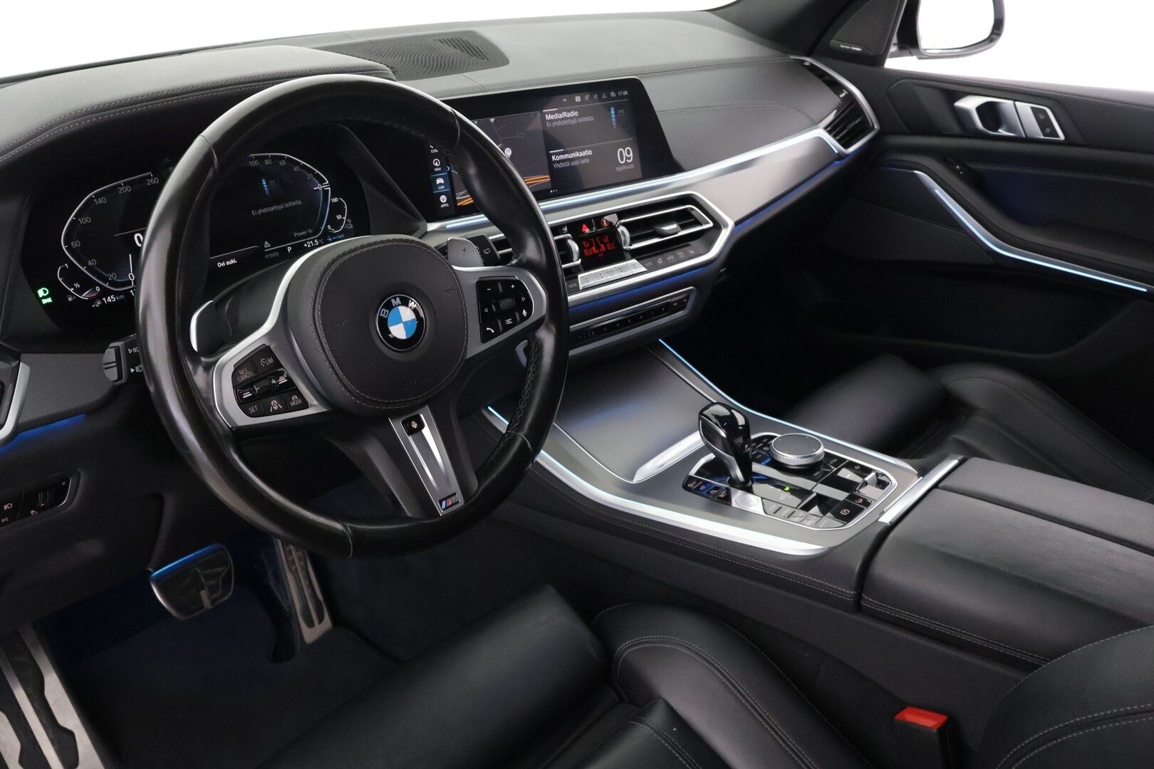 BMW X5 2020 G05 xDrive45e A M sport *Laser / DAP / ACC / BLIS / Ilma-alusta / Koukku / HUD / 360° / Harman/Kardon / Comfort Access* - 3,99 % KORKOTARJOUS TÄHÄN AUTOON 16.9. ASTI! - Harvinainen Suomi-auto! / Näyttävä ja kattavasti varusteltu!