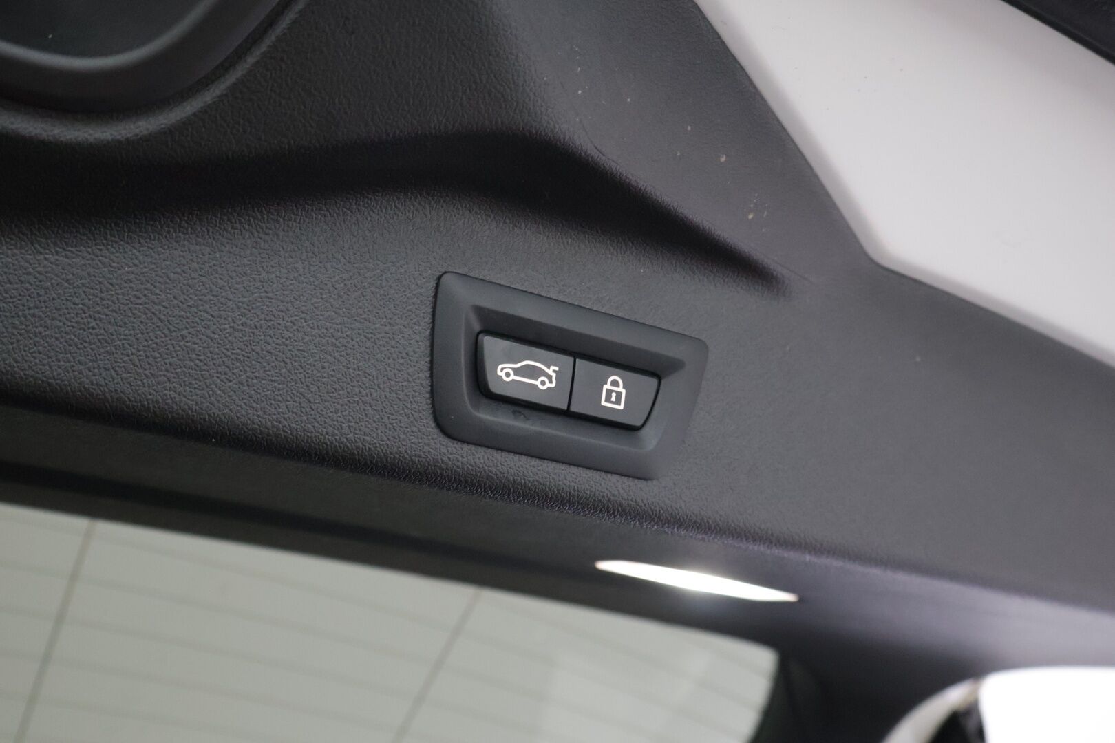 BMW X5 2020 G05 xDrive45e A M sport *Laser / DAP / ACC / BLIS / Ilma-alusta / Koukku / HUD / 360° / Harman/Kardon / Comfort Access* - Harvinainen Suomi-auto! / Näyttävä ja kattavasti varusteltu! - HULLUT BLACKWEEK JATKOT - KORKOTARJOUS 2,49%