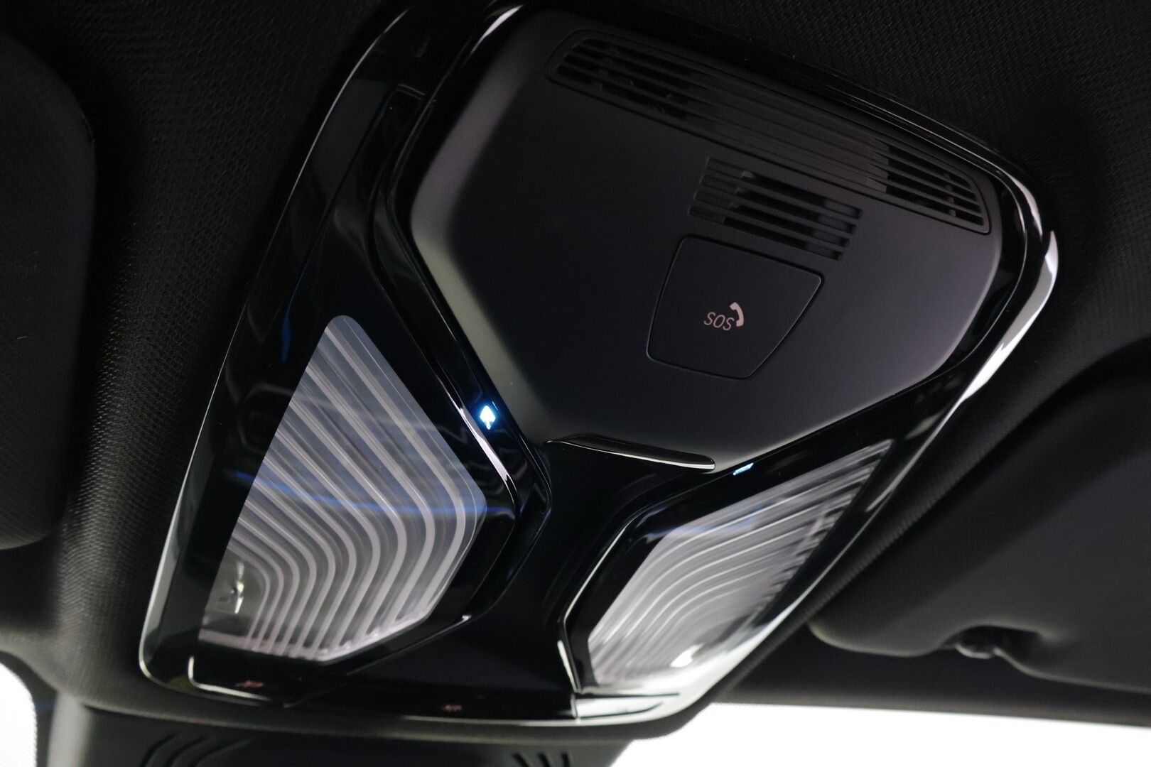 BMW X5 2020 G05 xDrive45e A M sport *Laser / DAP / ACC / BLIS / Ilma-alusta / Koukku / HUD / 360° / Harman/Kardon / Comfort Access* - Harvinainen Suomi-auto! / Näyttävä ja kattavasti varusteltu! - HULLUT BLACKWEEK JATKOT - KORKOTARJOUS 2,49%