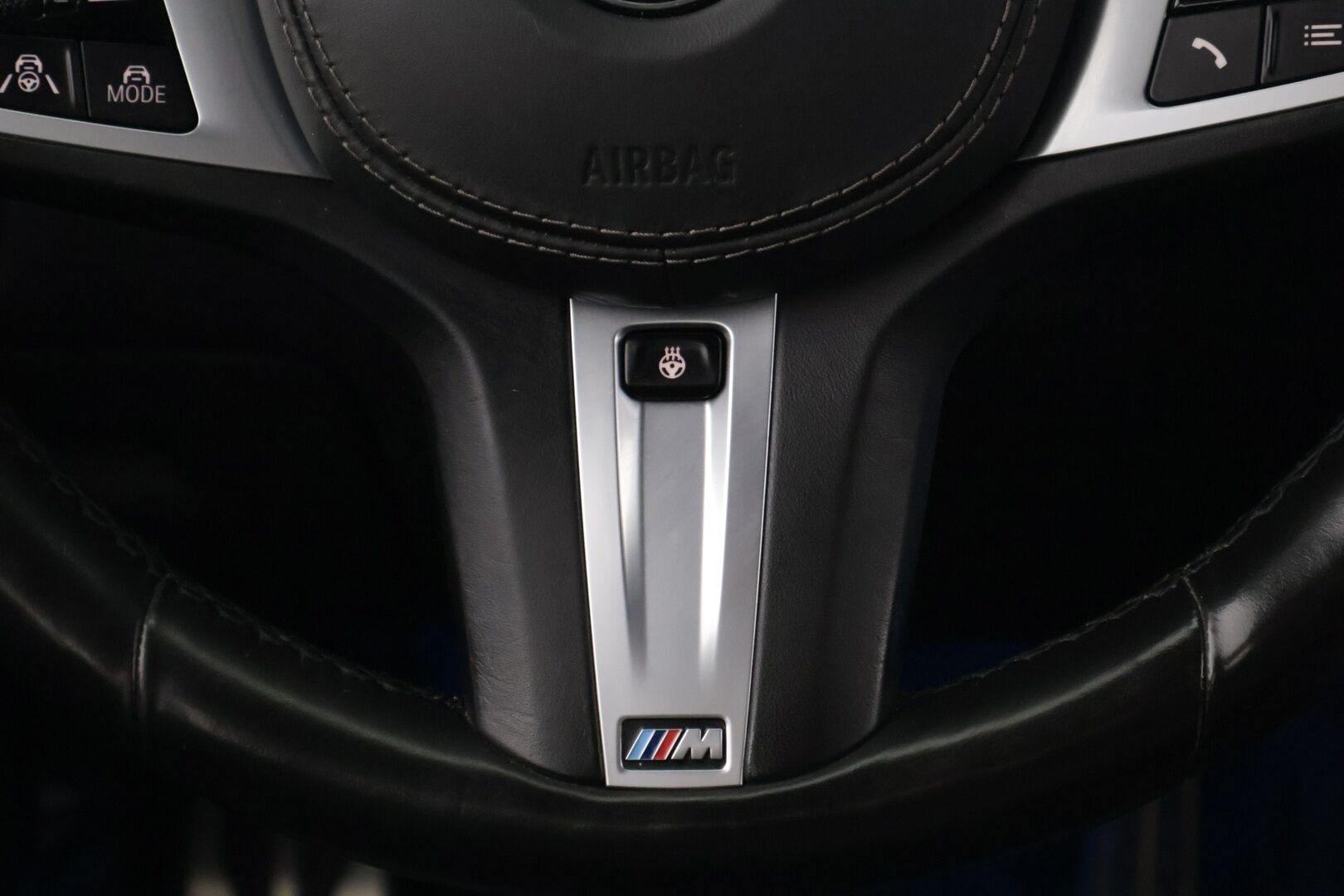 BMW X5 2020 G05 xDrive45e A M sport *Laser / DAP / ACC / BLIS / Ilma-alusta / Koukku / HUD / 360° / Harman/Kardon / Comfort Access* - Harvinainen Suomi-auto! / Näyttävä ja kattavasti varusteltu! - HULLUT BLACKWEEK JATKOT - KORKOTARJOUS 2,49%